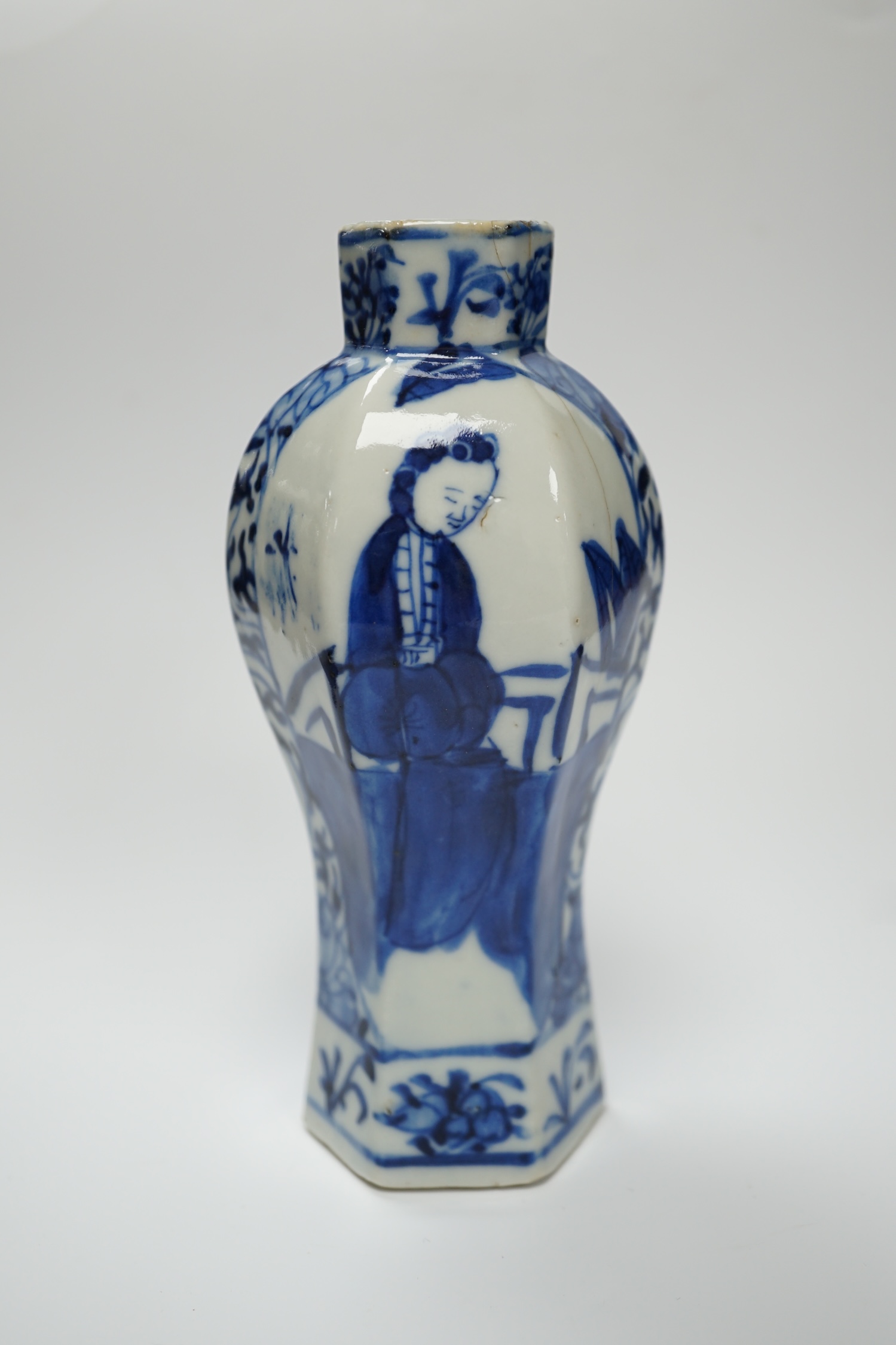 A small Chinese blue and white hexagonal vase, 19th century, 14cm - Image 2 of 6