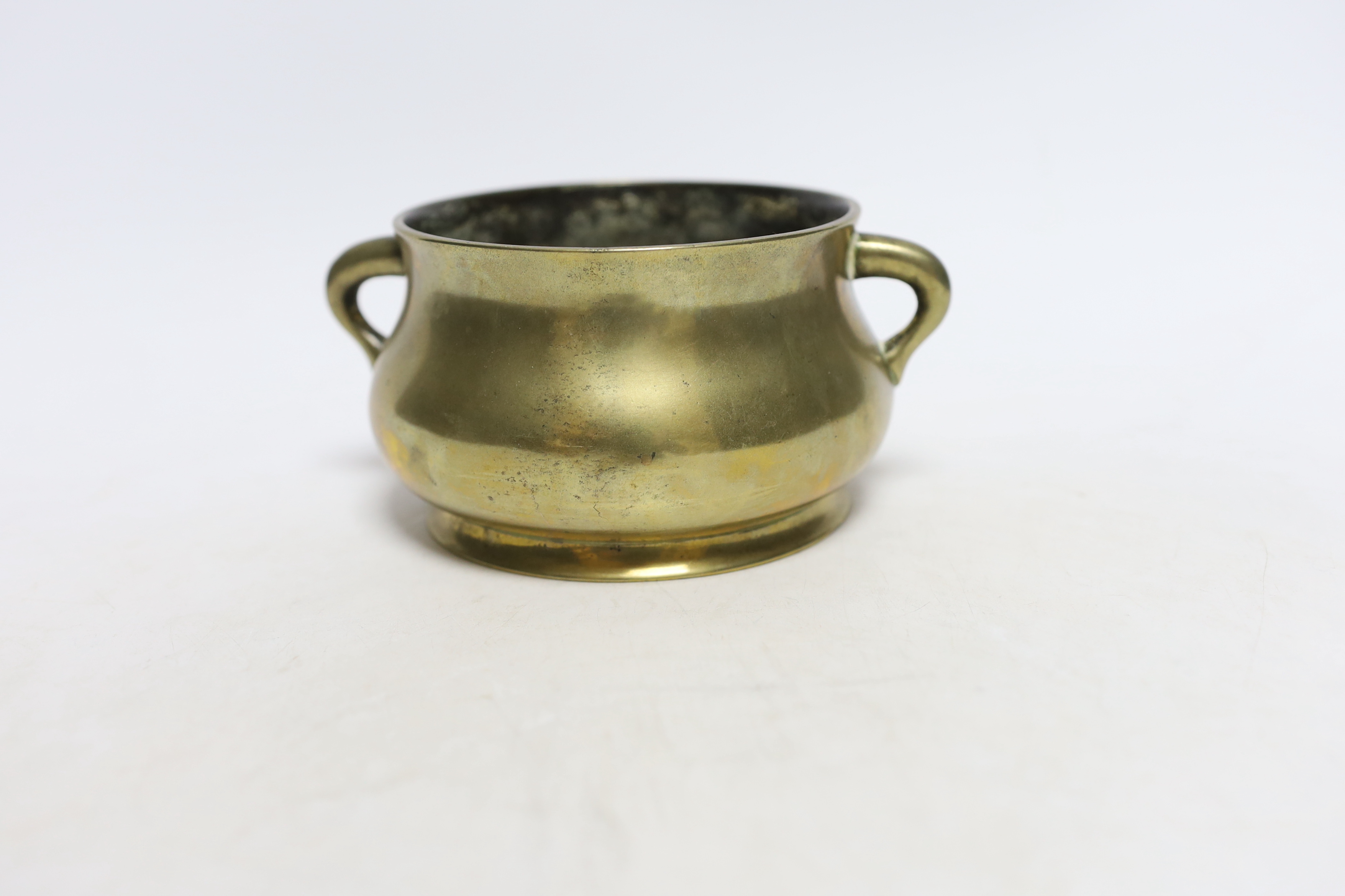 A Chinese bronze censer, Xuande mark, 18th/19th century, 7.5cm high - Image 3 of 5