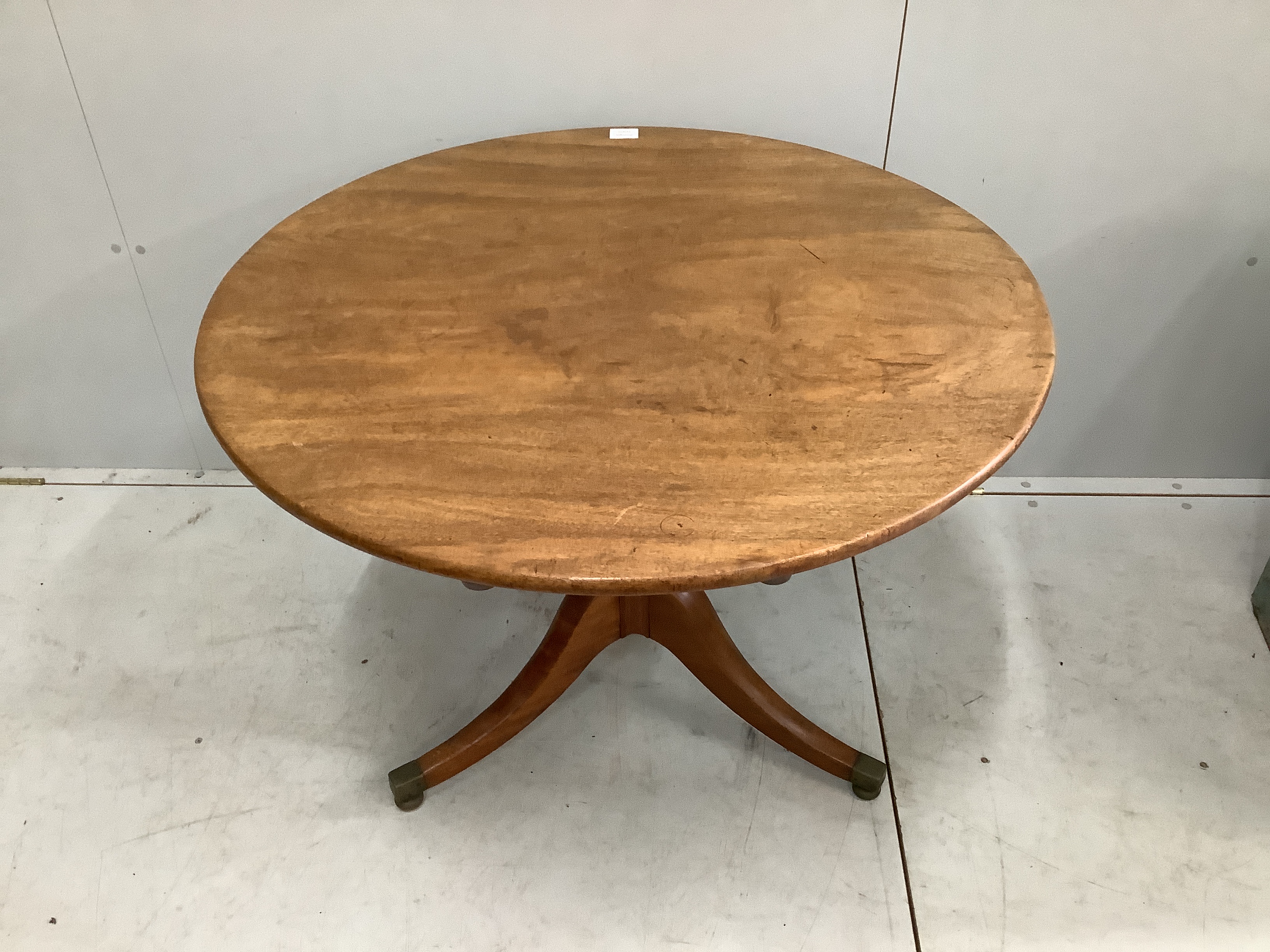 A Regency circular mahogany tilt top tea table, diameter 92cm, height 71cm