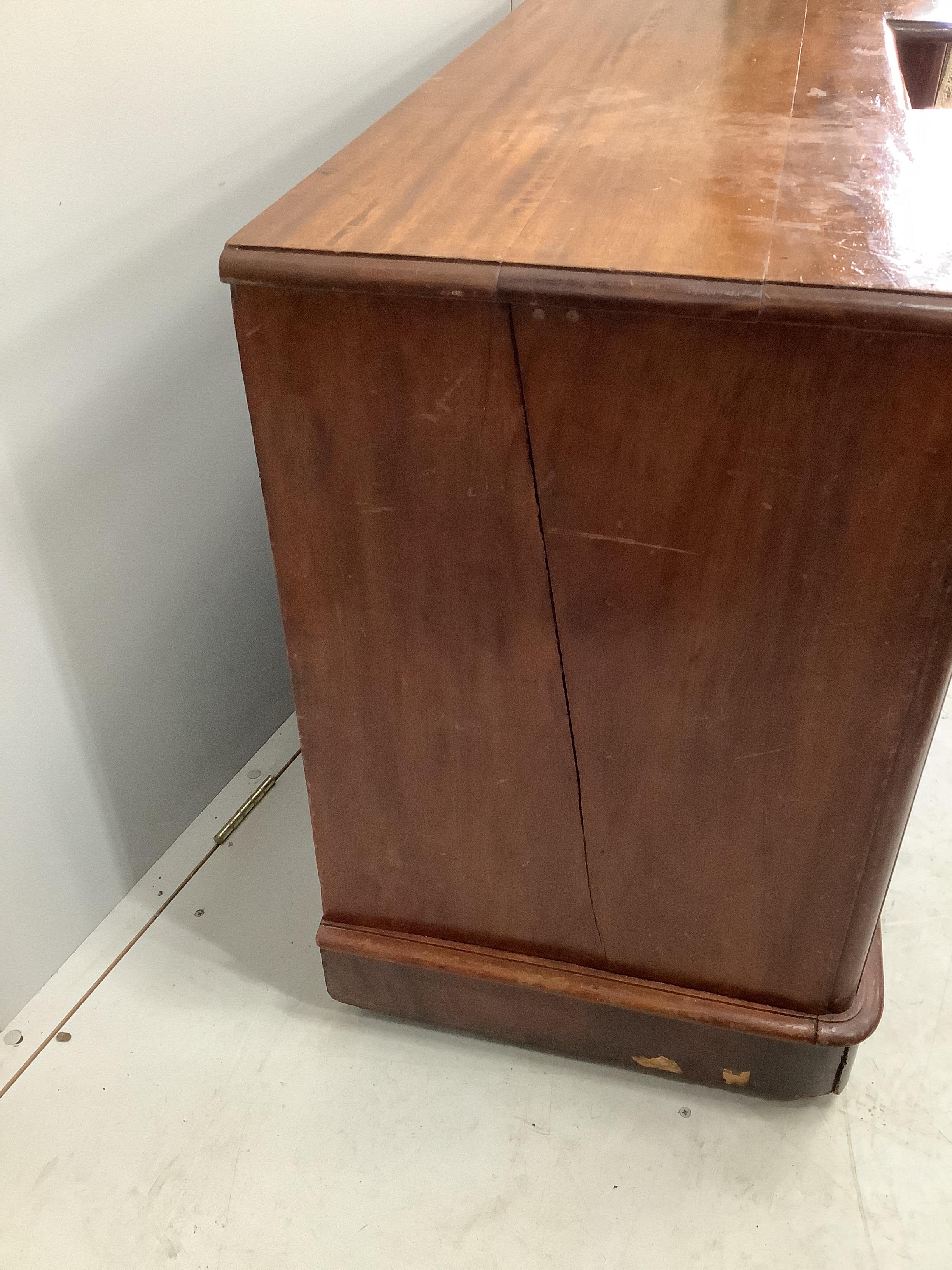 A Victorian inverse breakfront mahogany sideboard, width 124cm, depth 48cm, height 76cm - Image 3 of 3