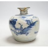A Chinese late Ming blue and white jar, 14cm