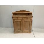 A Victorian pine chiffonier, width 95cm, depth 29cm, height 116cm