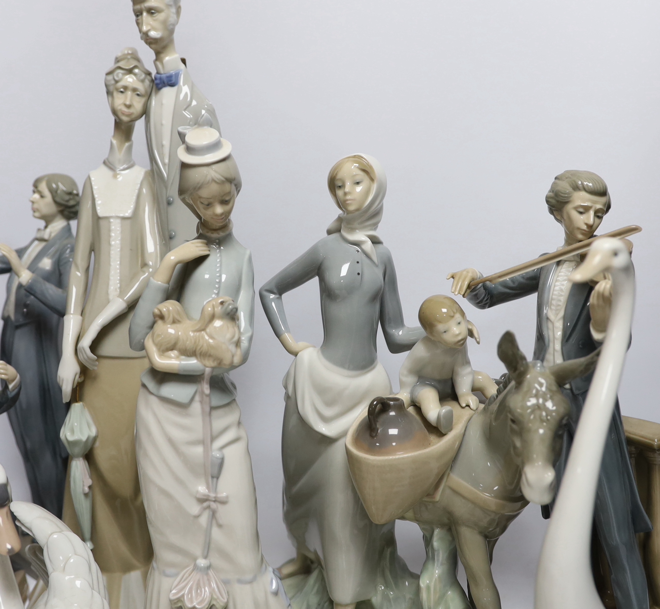 A collection of various Lladro figures including composers, swans, etc. tallest 50cm - Image 4 of 6