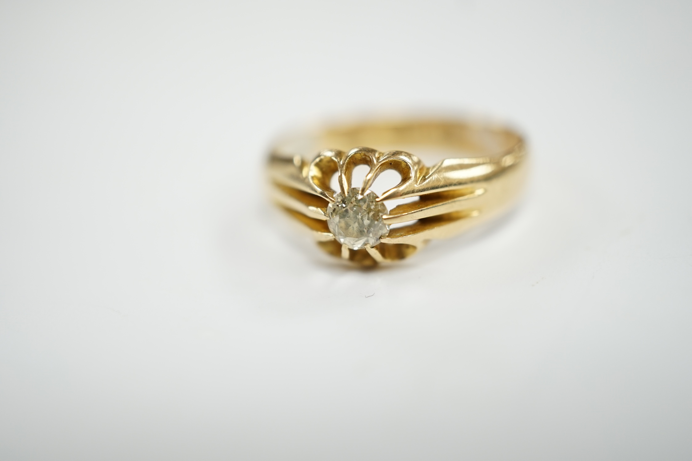 A George V 18ct gold and claw set solitaire diamond ring, size Q, gross weight 4.9 grams. - Image 2 of 5