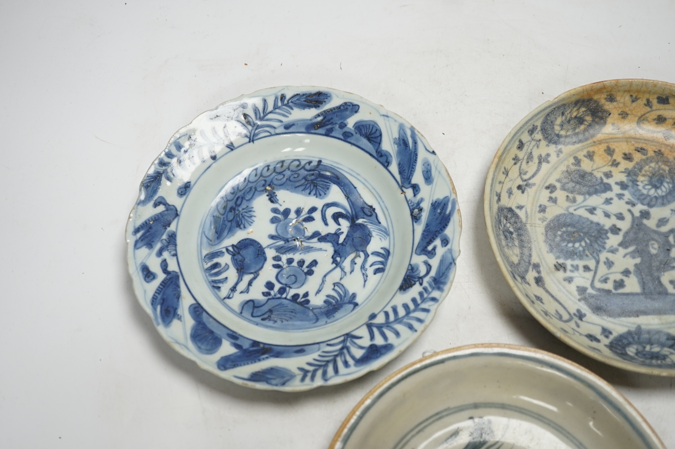 Three Chinese late Ming blue and white dishes, largest 21cm - Image 2 of 7