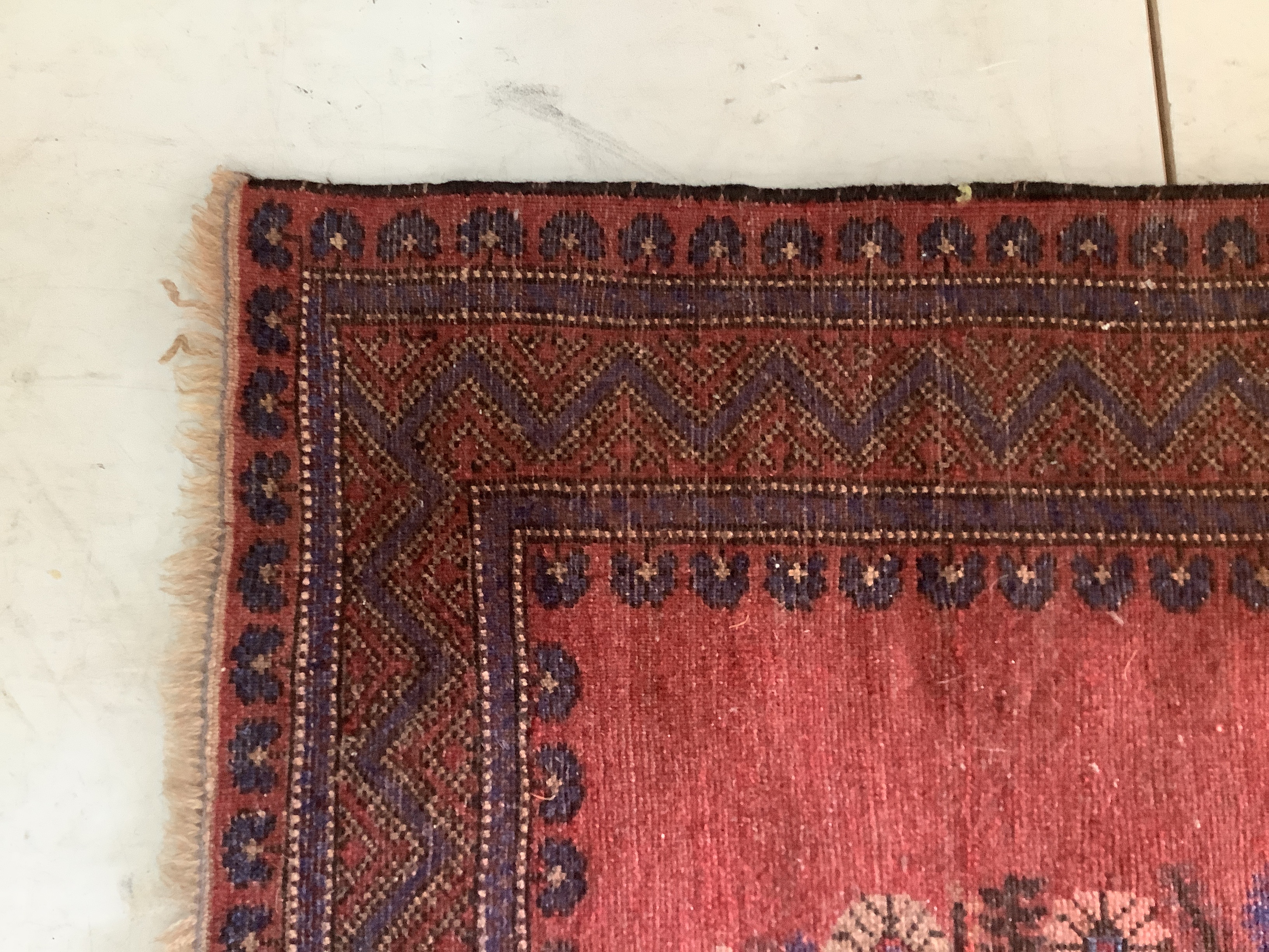 Two Persian red ground rugs, larger 148 x 102cm - Image 3 of 4
