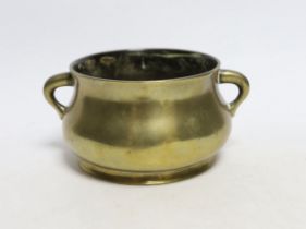 A Chinese bronze censer, Xuande mark, 18th/19th century, 7.5cm high