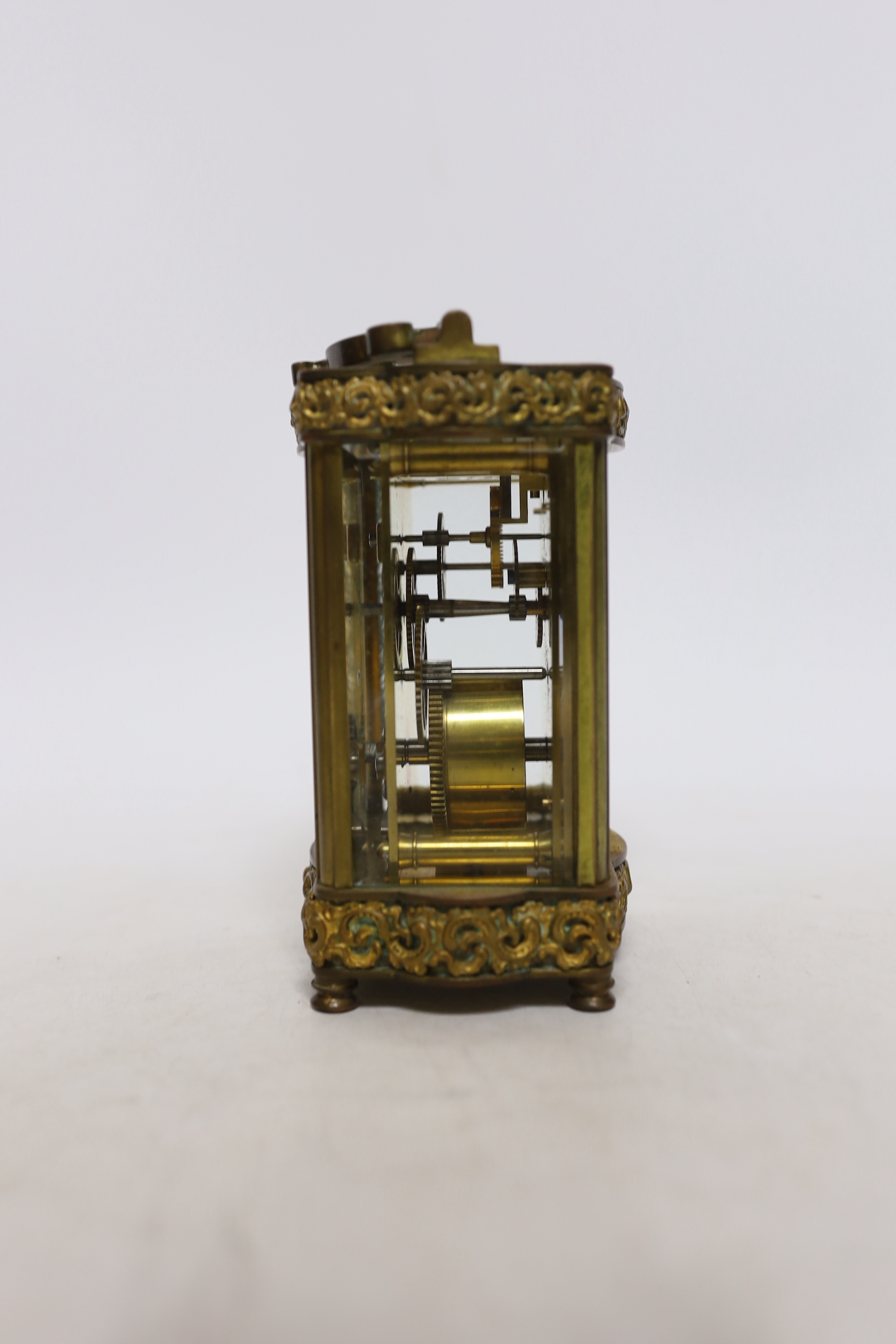 An early 20th century oak cased carriage timepiece, timepiece 12cm high - Image 3 of 4