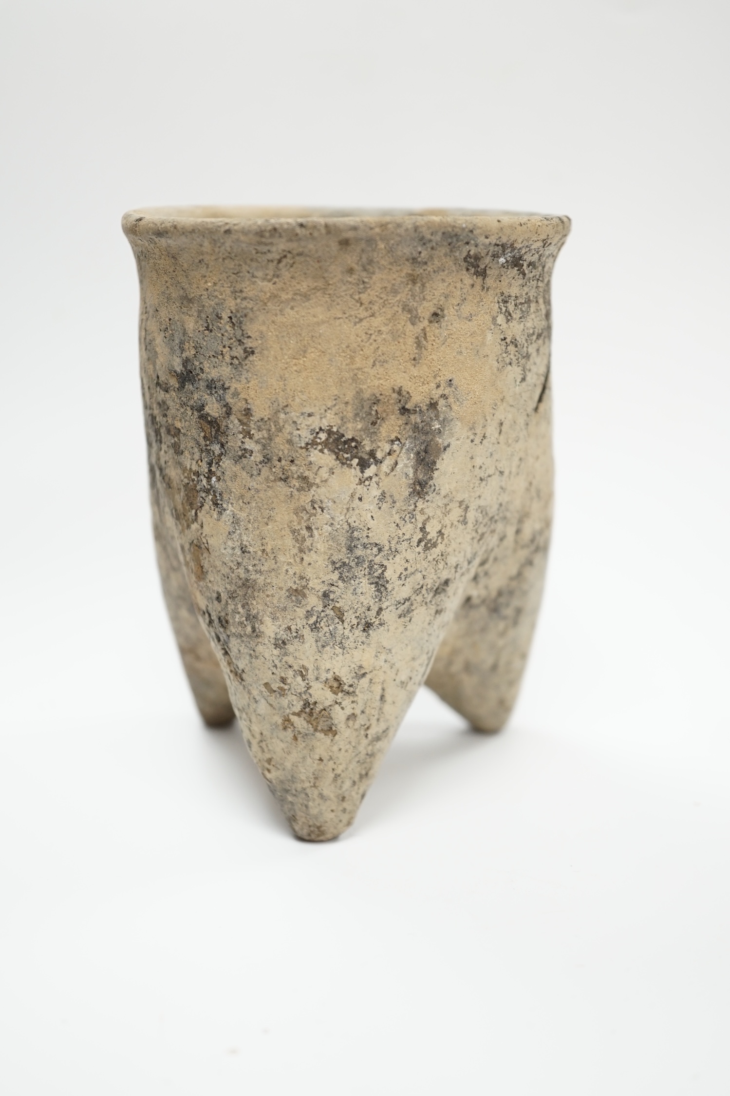 A Chinese neolithic pottery tripod vessel, 11.5cm tall - Image 2 of 3