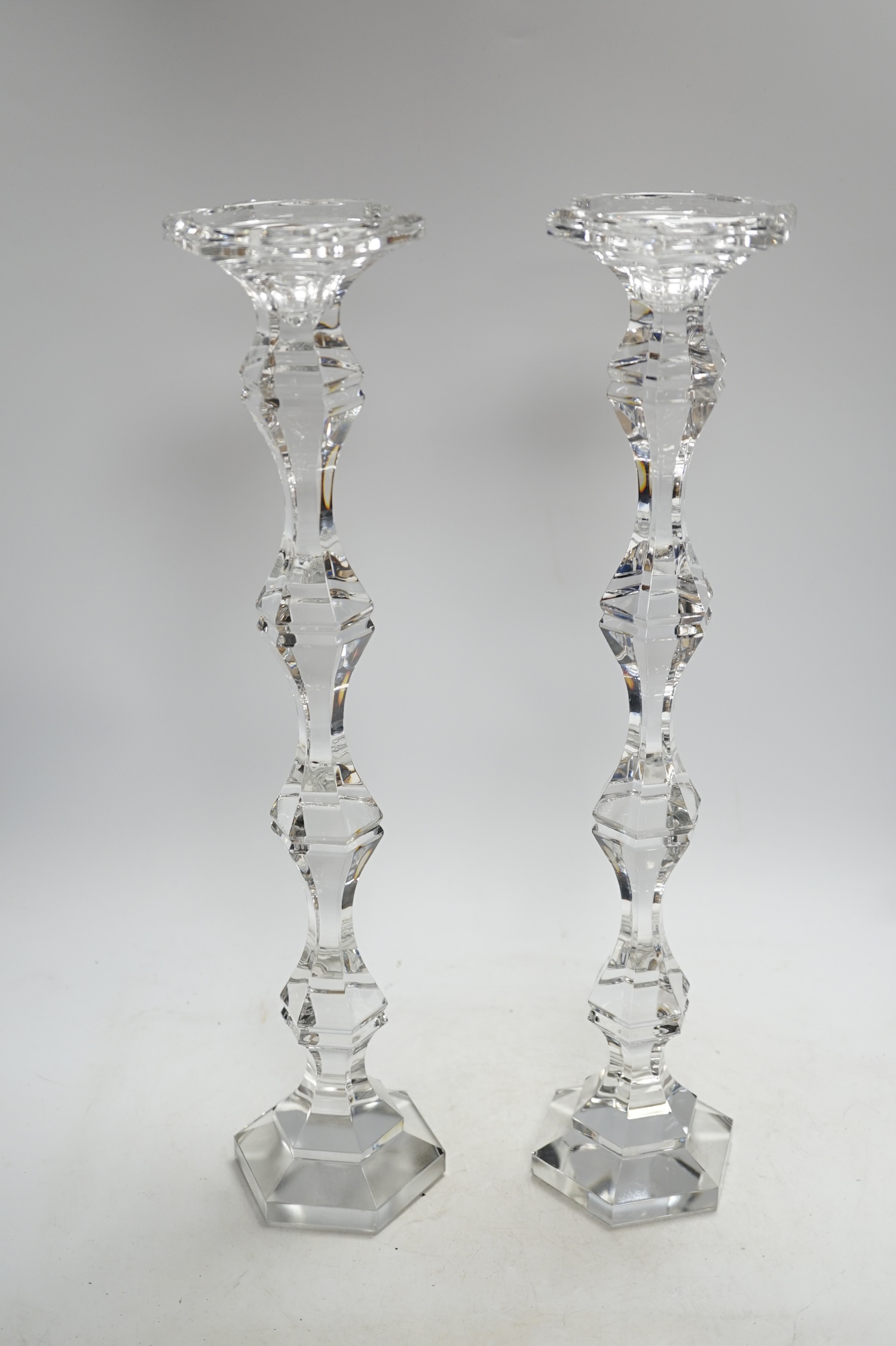 A pair of boxed tall Kenneth Turner glass candlesticks, 45.5cm - Image 2 of 5