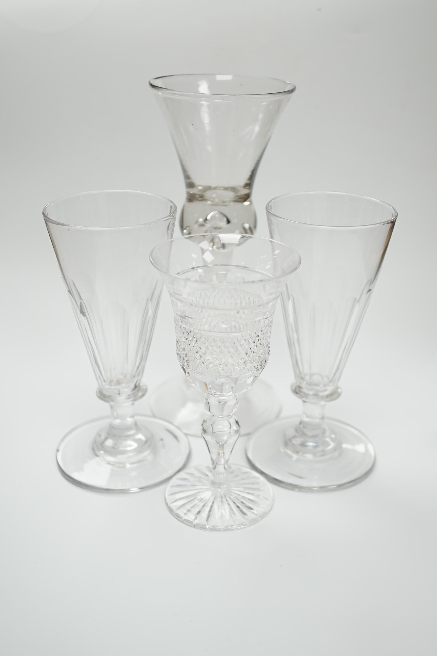 A pair of early 19th century dwarf ale glasses with fluted conical bowls, bladed knop stems and - Image 2 of 4