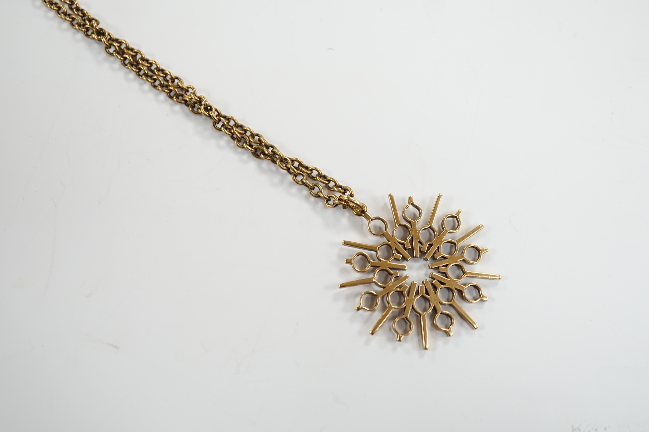 A yellow metal pendant, 37mm, on a 375 chain, 52cm, gross weight 17.8 grams. - Image 2 of 4