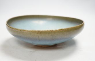 A Chinese Jun ware bowl, Song-Yuan dynasty, 23cm