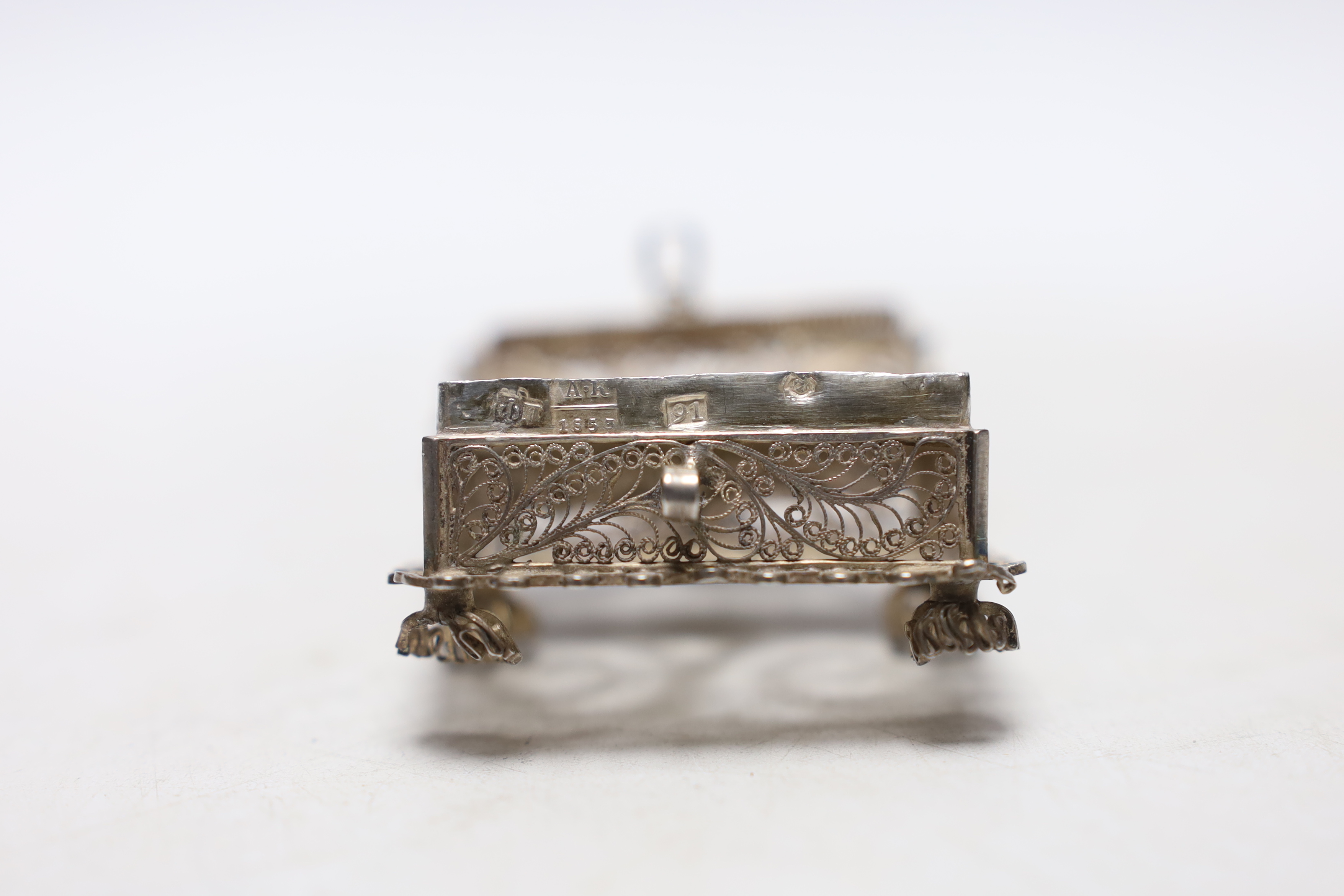 A mid 20th century Russian 91 zolotnik filigree miniature casket, assay master Alexai Kulikov?, - Image 3 of 3