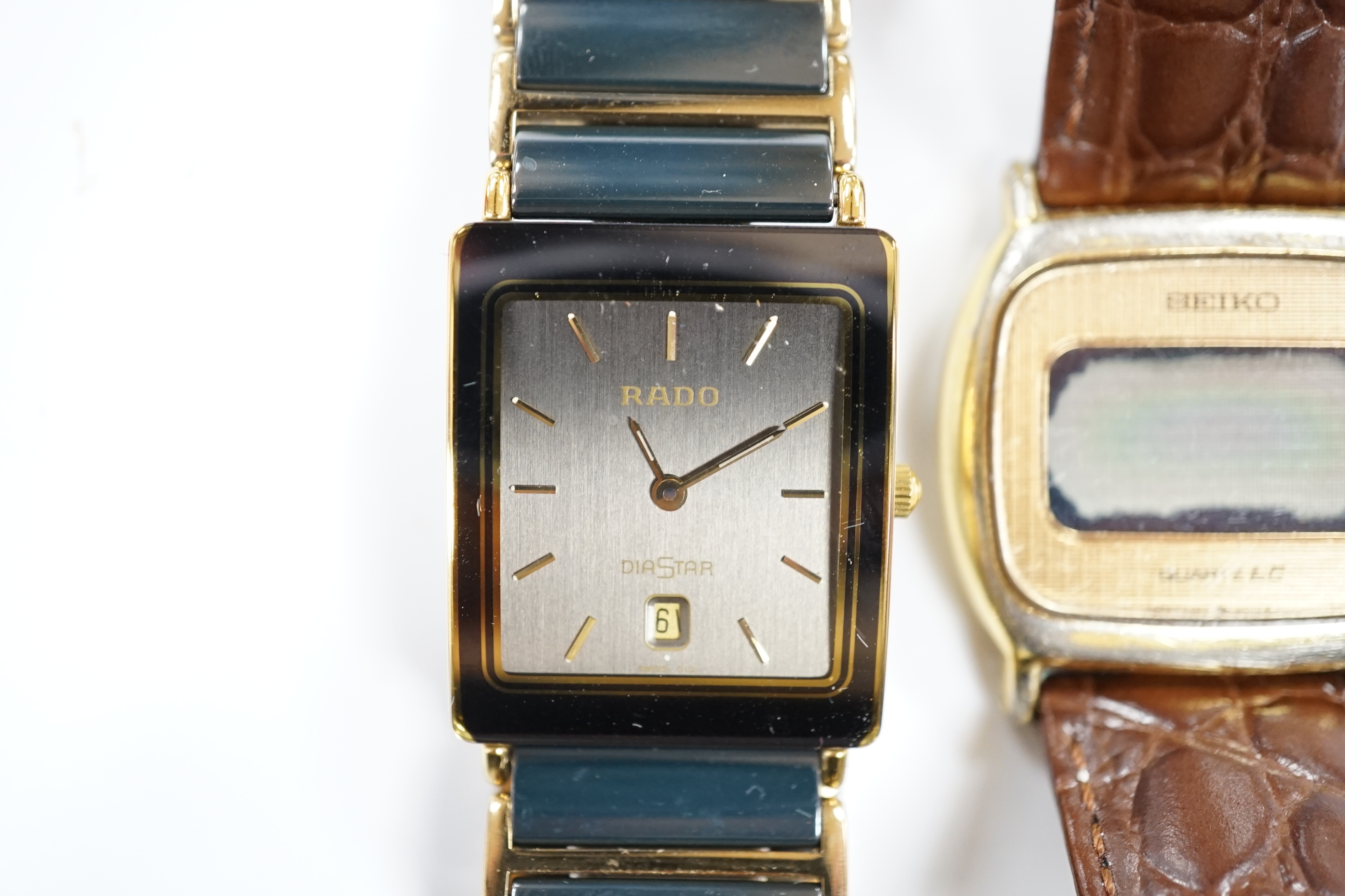 A gentleman's ceramic and gilt steel Rado Diastar wrist watch and a Seiko wrist watch. - Image 2 of 5
