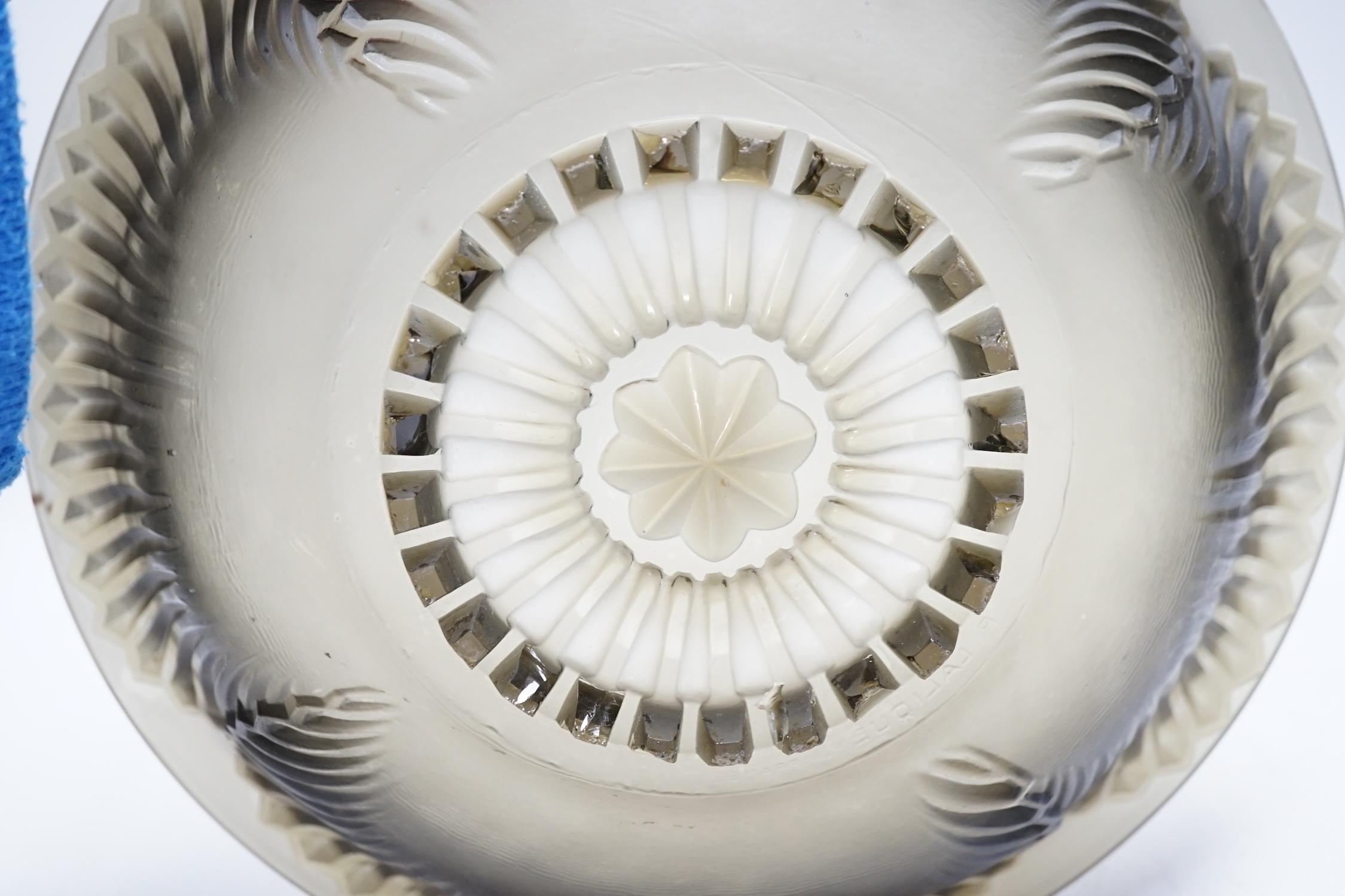 An R. Lalique 'Montigny' glass bowl, 30.5cm diameter - Image 3 of 3