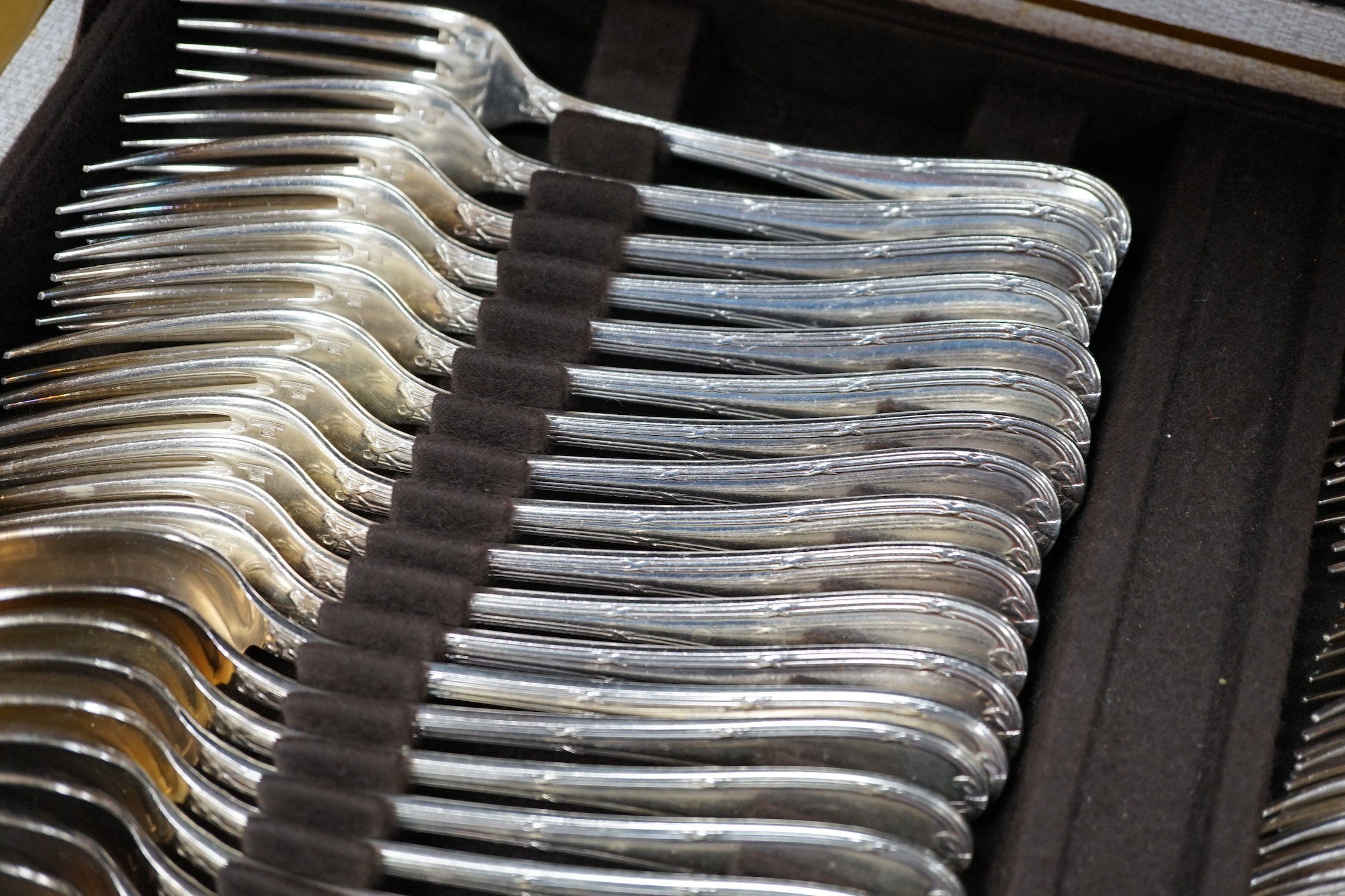 A cased canteen of French Christofle silver plated bow pattern cutlery, a twelve piece setting - Image 5 of 5