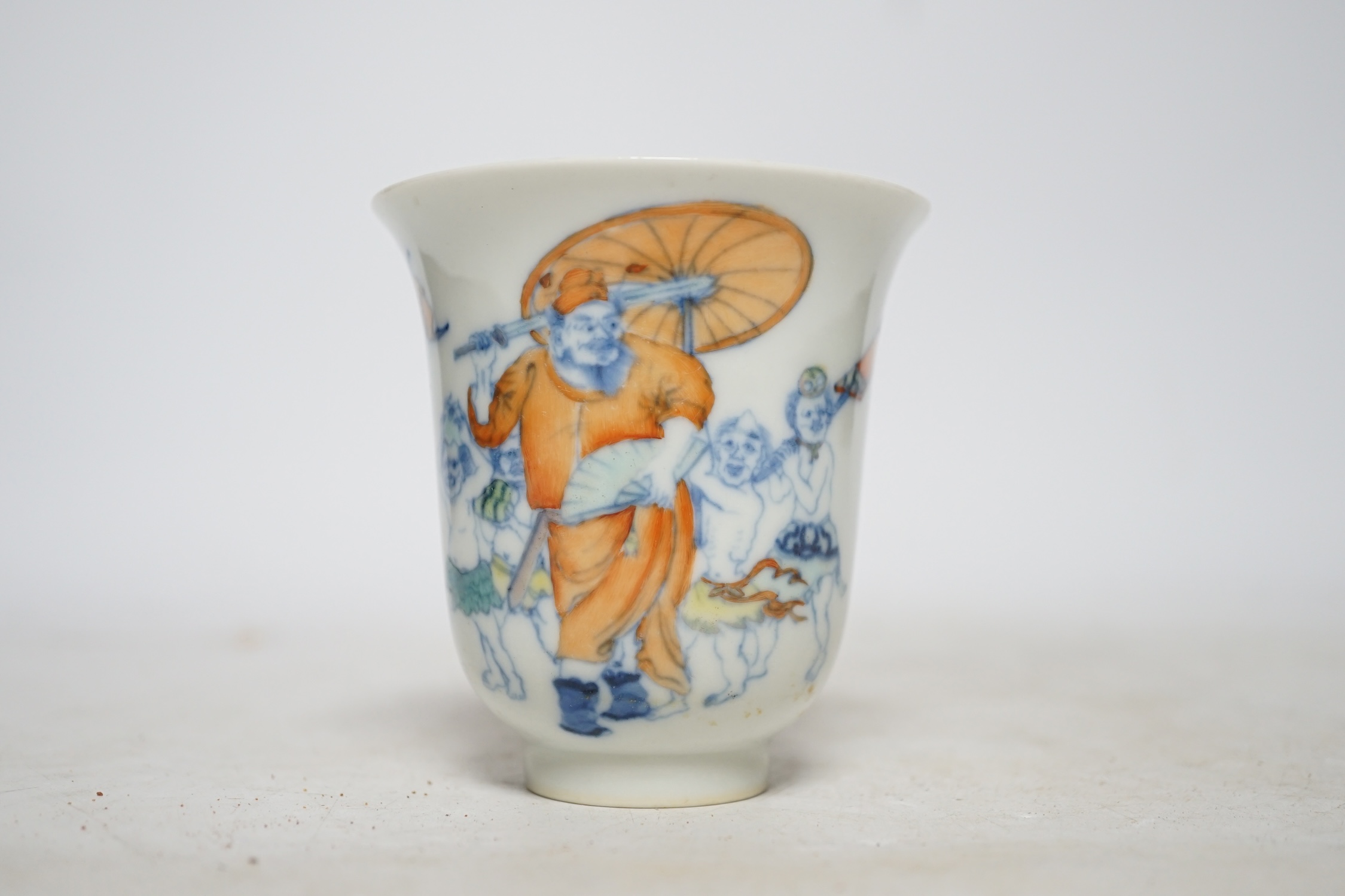A Chinese underglaze copper red beaker, 9cm - Image 2 of 4