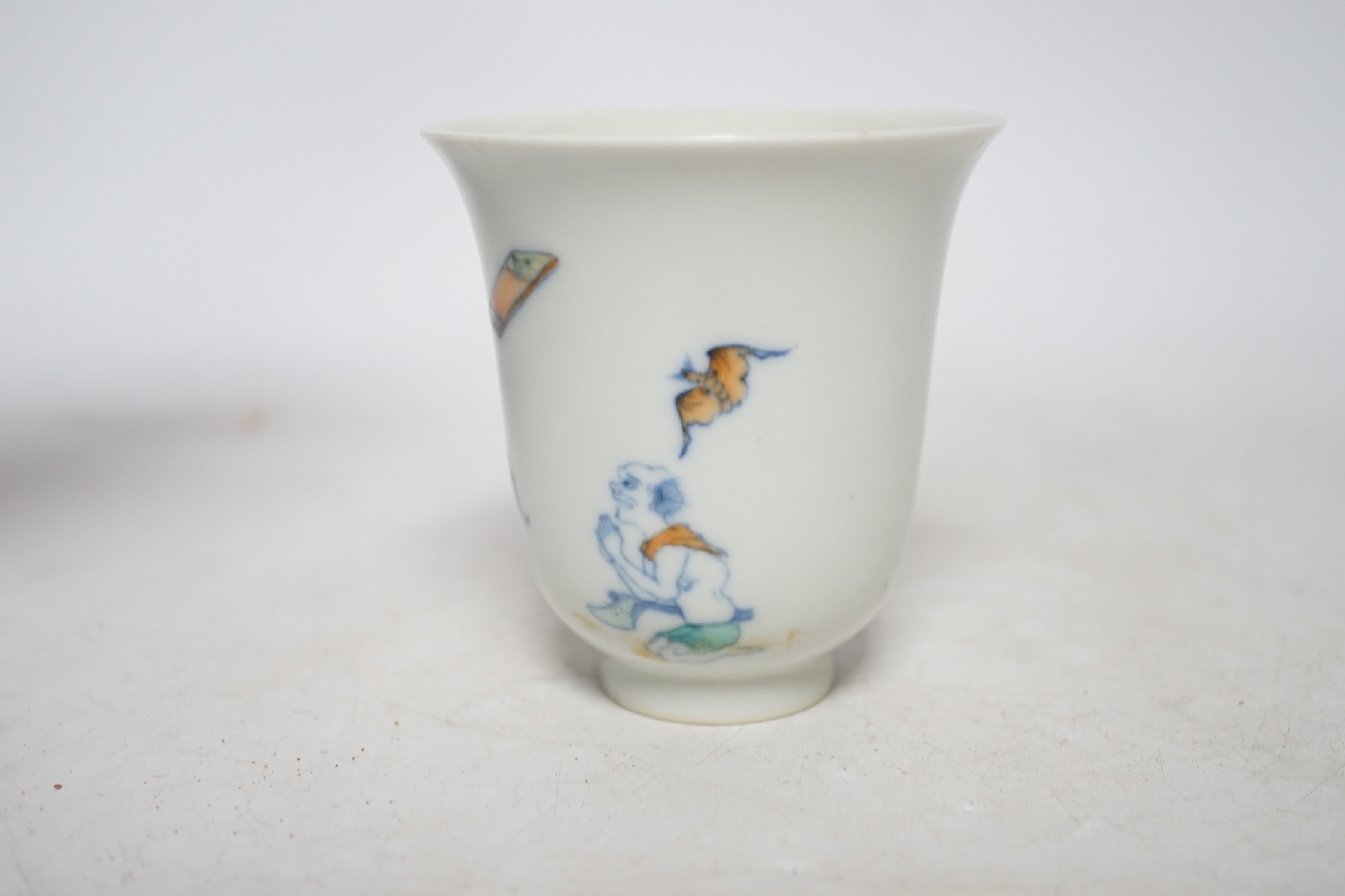 A Chinese underglaze copper red beaker, 9cm - Image 3 of 4