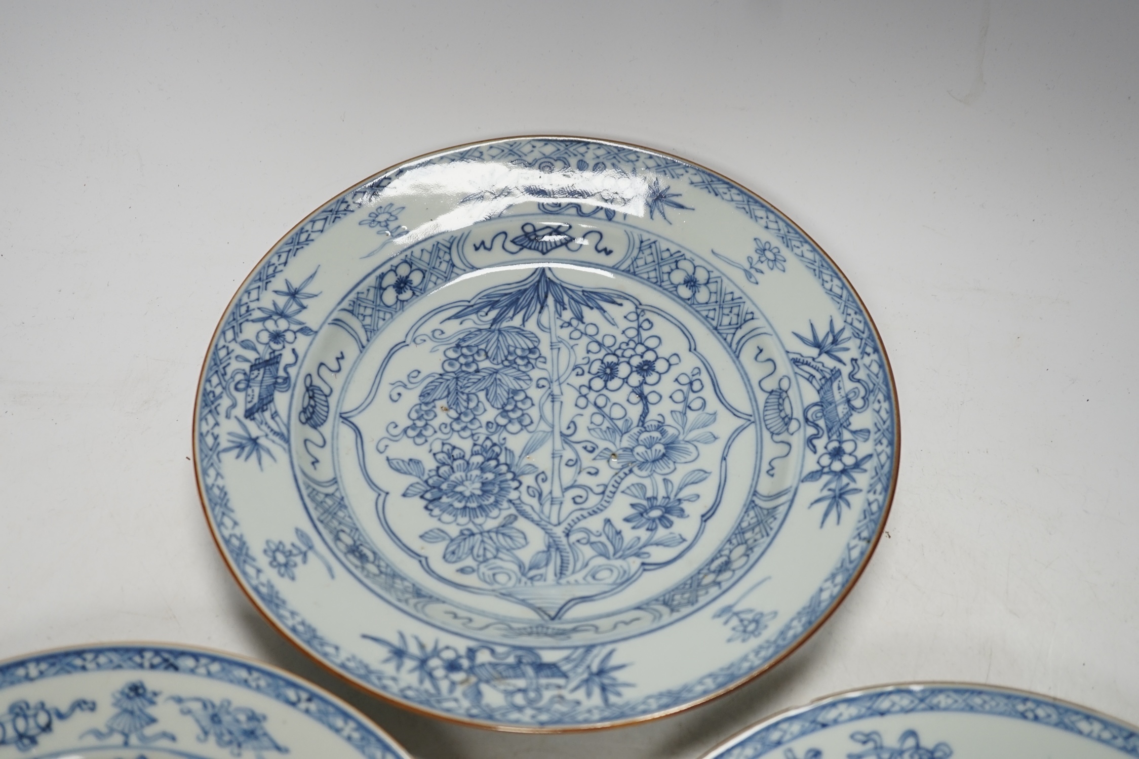 Three Chinese blue and white plates, Yongzheng-Qianlong, 23cm diameter - Image 2 of 5