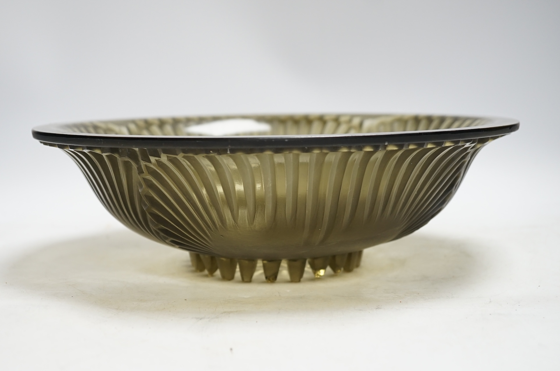 An R. Lalique 'Montigny' glass bowl, 30.5cm diameter