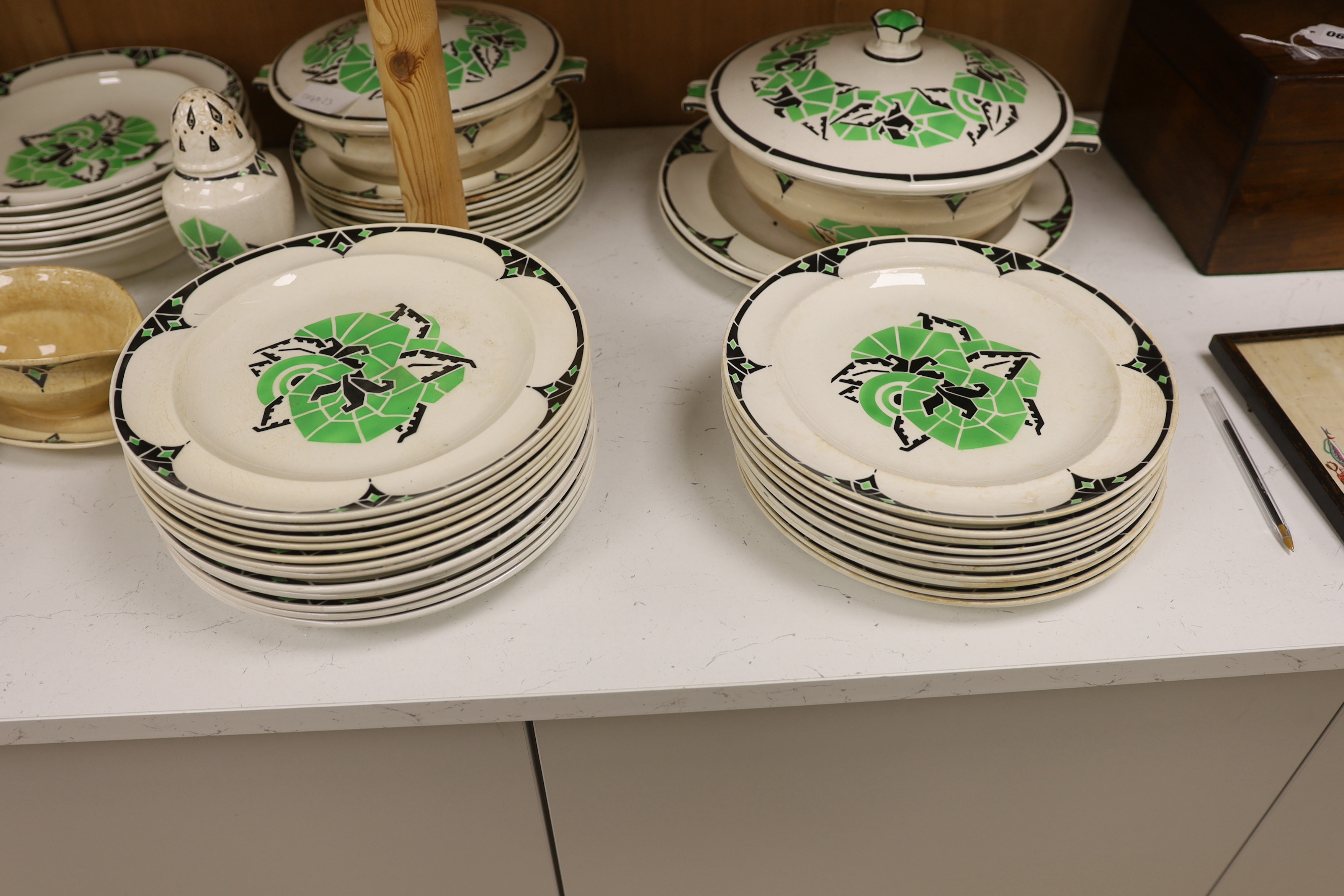 A Rouard Art Deco part dinner service including tureens, soup bowls and a centre bowl - Image 5 of 5