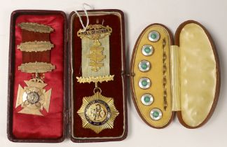 A late Victorian 9ct and enamel masonic jewel and a later Edwardian 9ct gold and enamel masonic