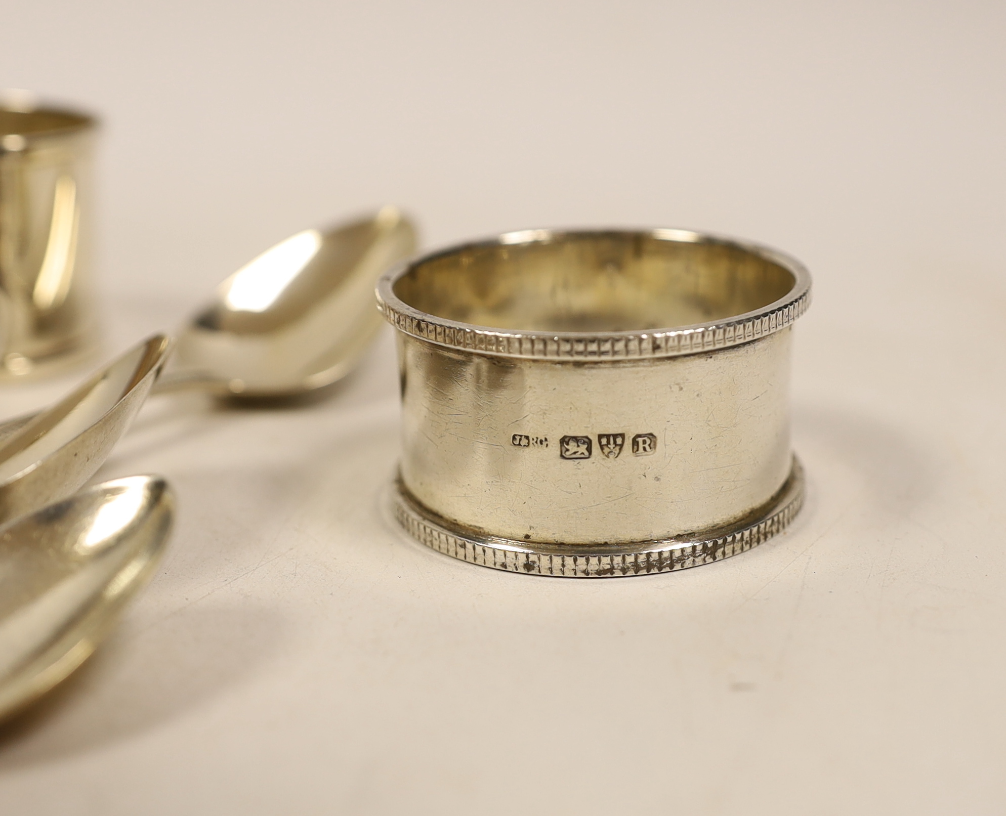 A silver mounted hand mirror and hair brush and sundry small silver including teaspoons, Georgian - Image 6 of 6