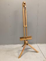 A Daler-Rowney beech artist's studio easel