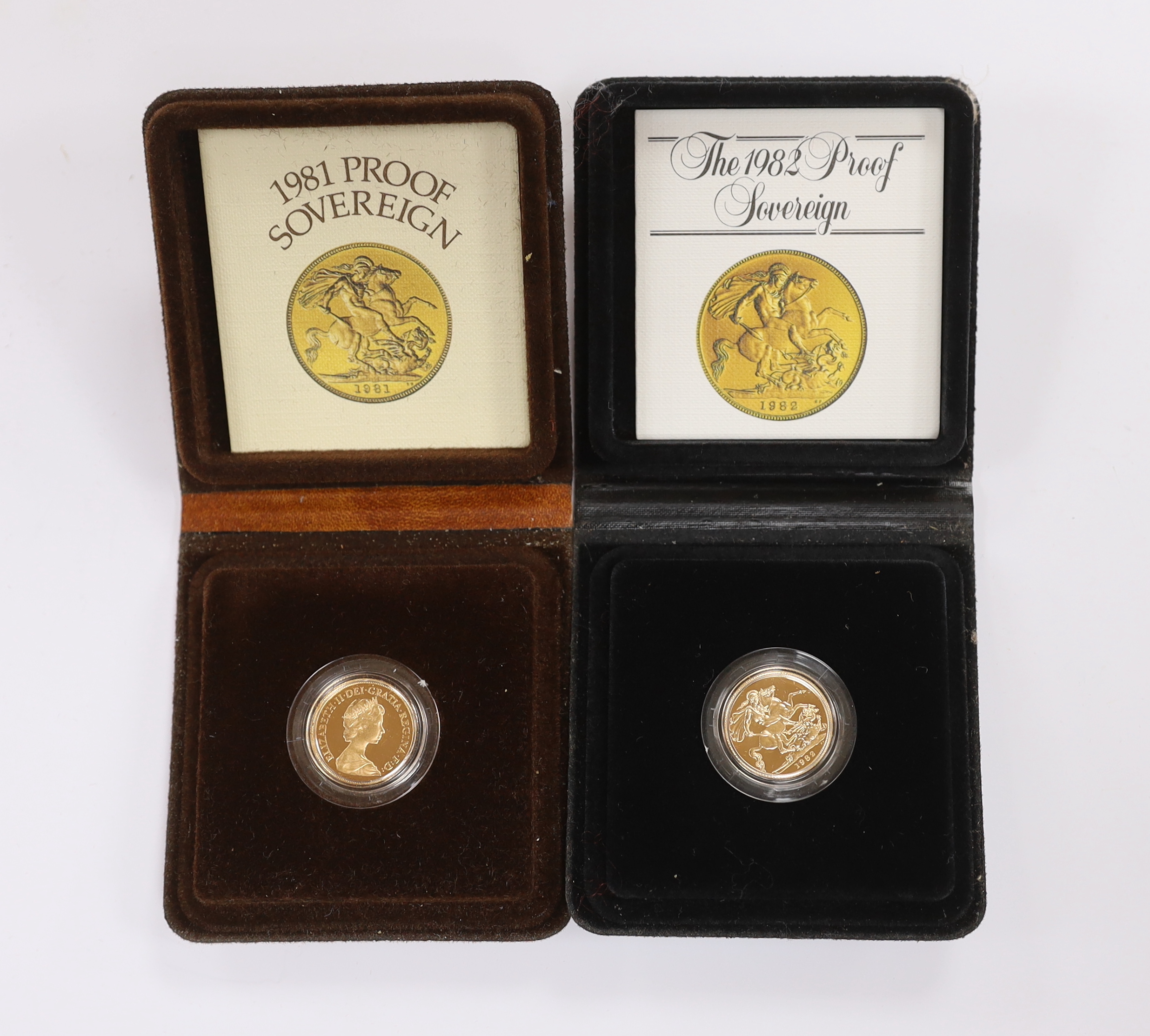 British gold coins - Two Royal Mint QEII Gold Proof Sovereigns, 1981 and 1982, both in case of issue