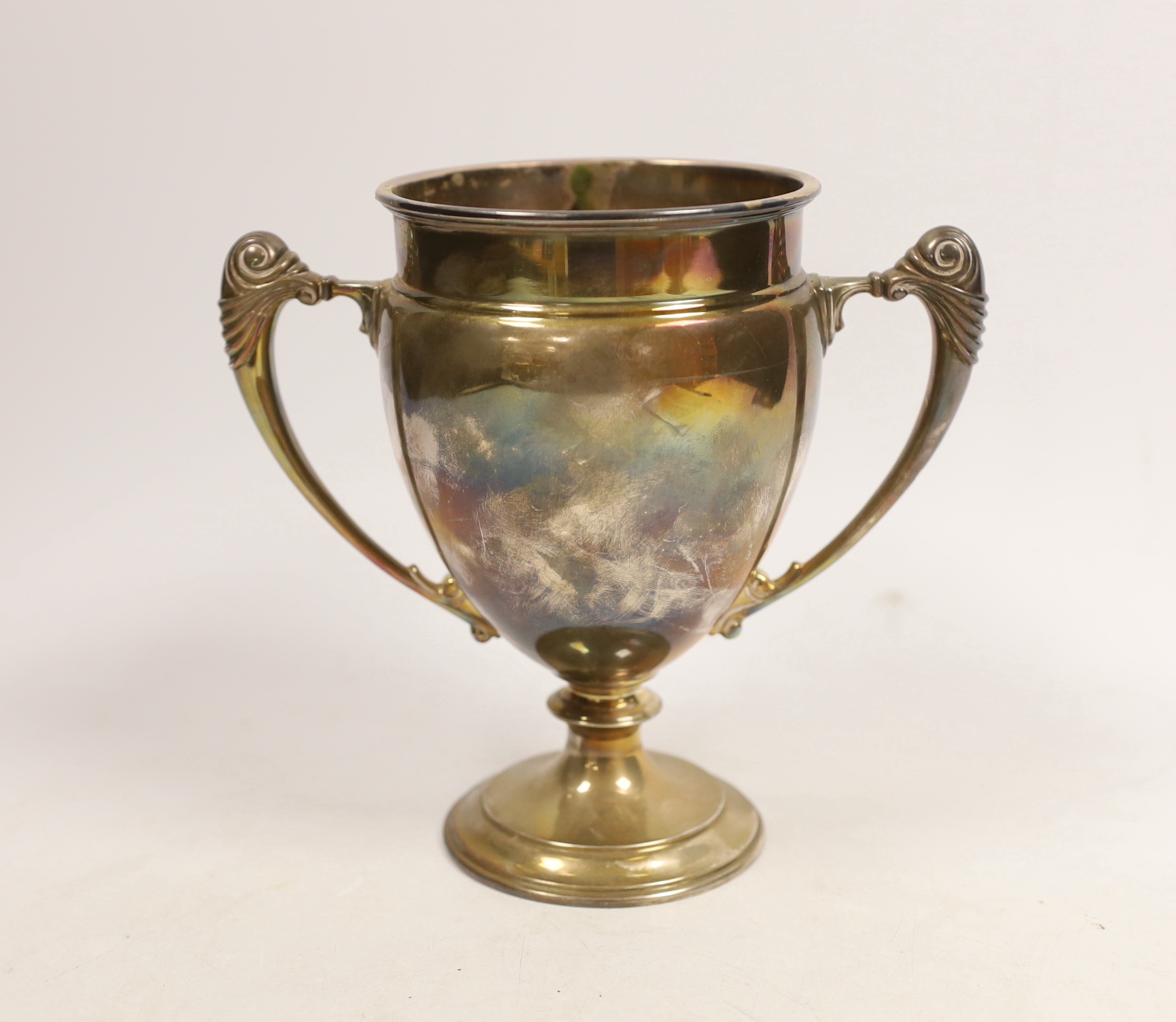 A George VI silver two handled pedestal vase by Mappin & Webb, Birmingham, 1937, 15.2cm, 9.3oz.