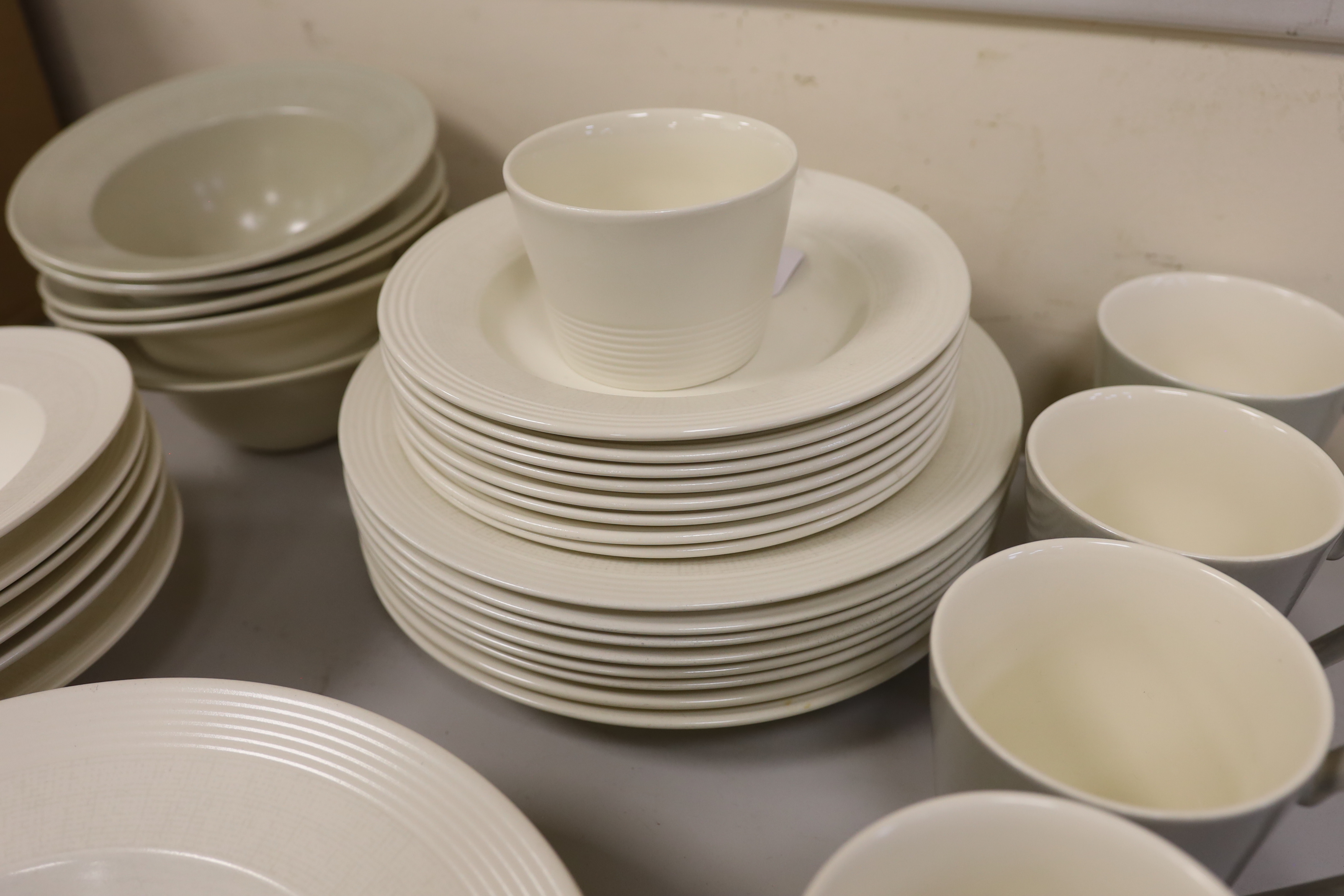 Paul Costelloe for Wedgwood, a part dinner set including six mugs, six bowls and eight dinner - Image 6 of 6