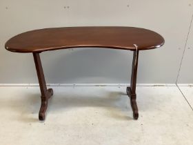 A Victorian kidney shaped mahogany side table, width 122cm, depth 54cm, height 73cm