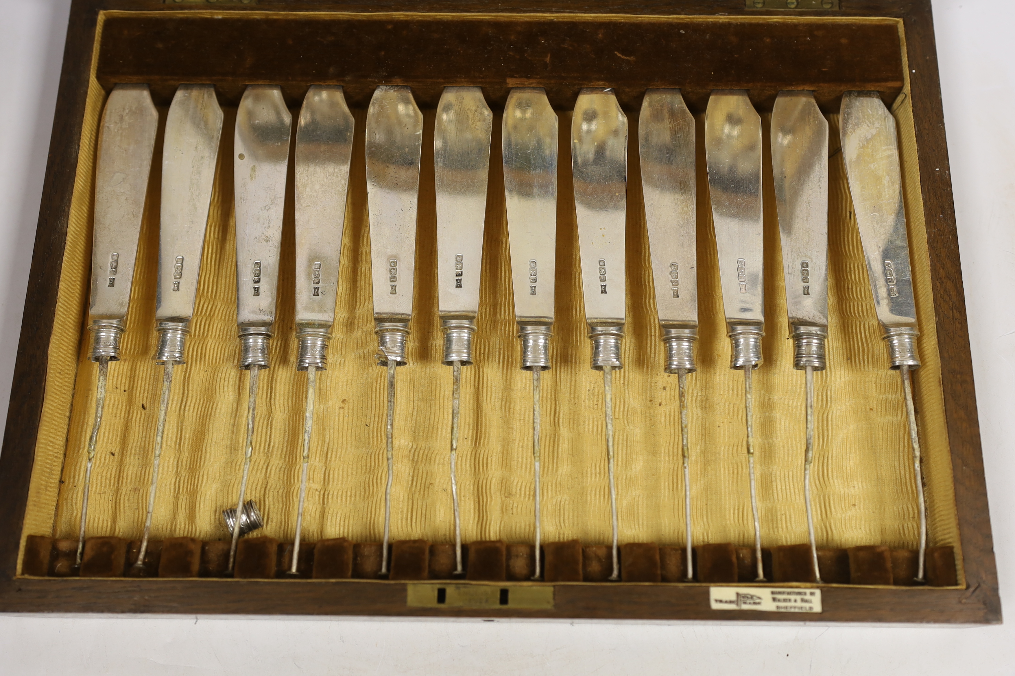 A set of twelve pairs of silver fish knife blades and fork tines, Walker & Hall, Sheffield 1933, - Image 3 of 3