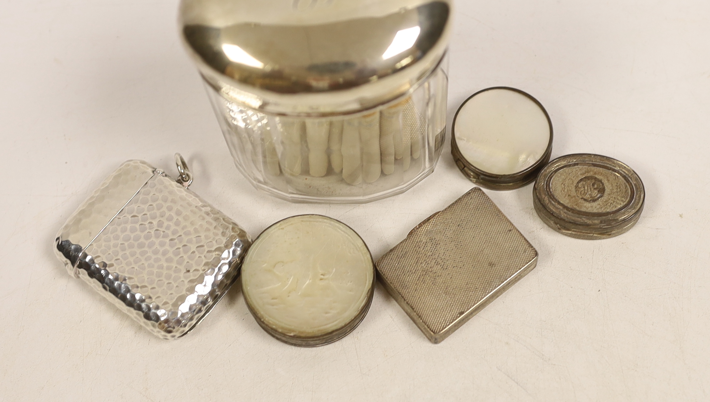 A large hammered silver vesta case by Sampson Mordan & Co., London 1900, 56mm, a small engine turned - Image 2 of 3