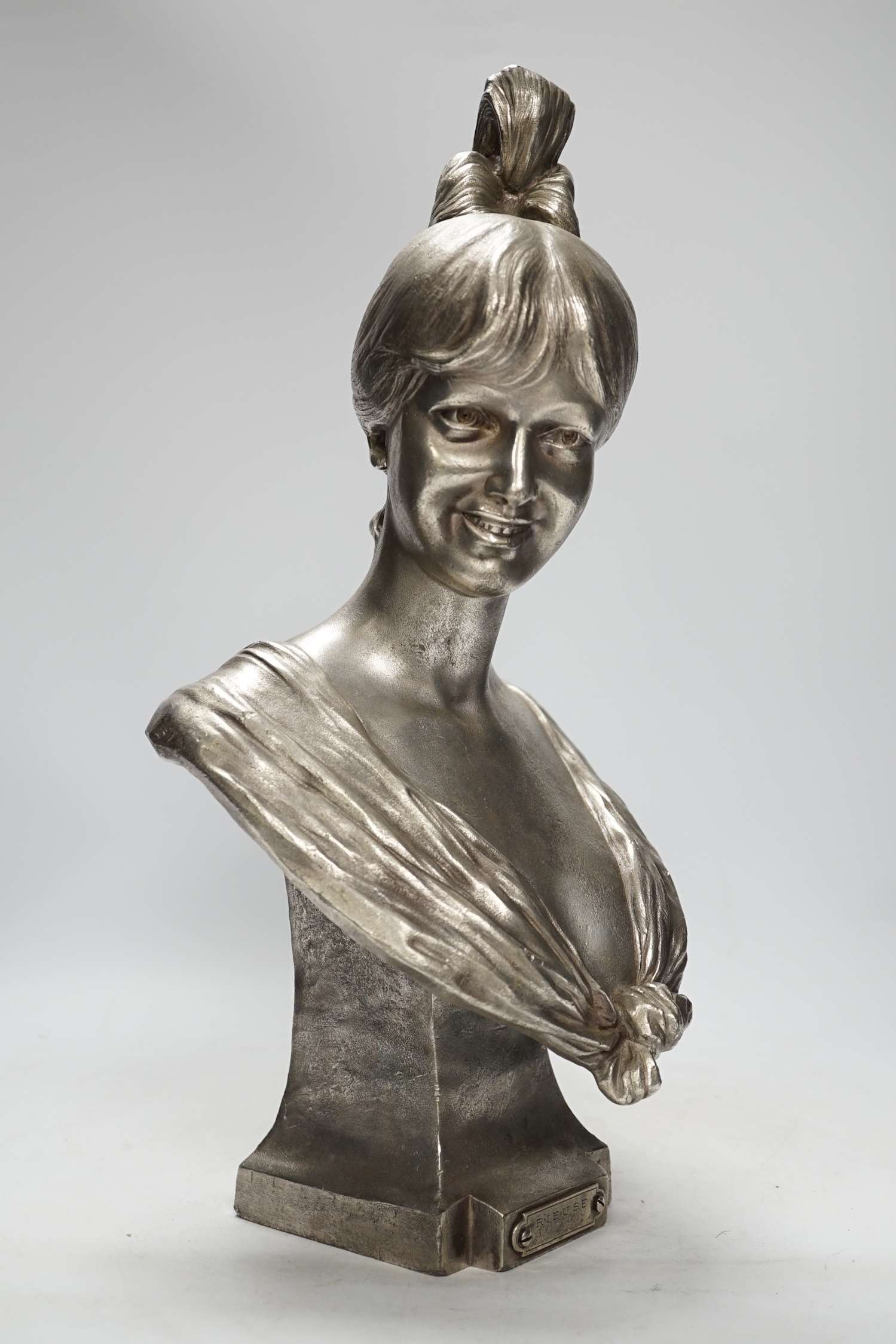 After Leiche, a polished spelter bust of ‘Rieuse’, 45cm - Bild 2 aus 4