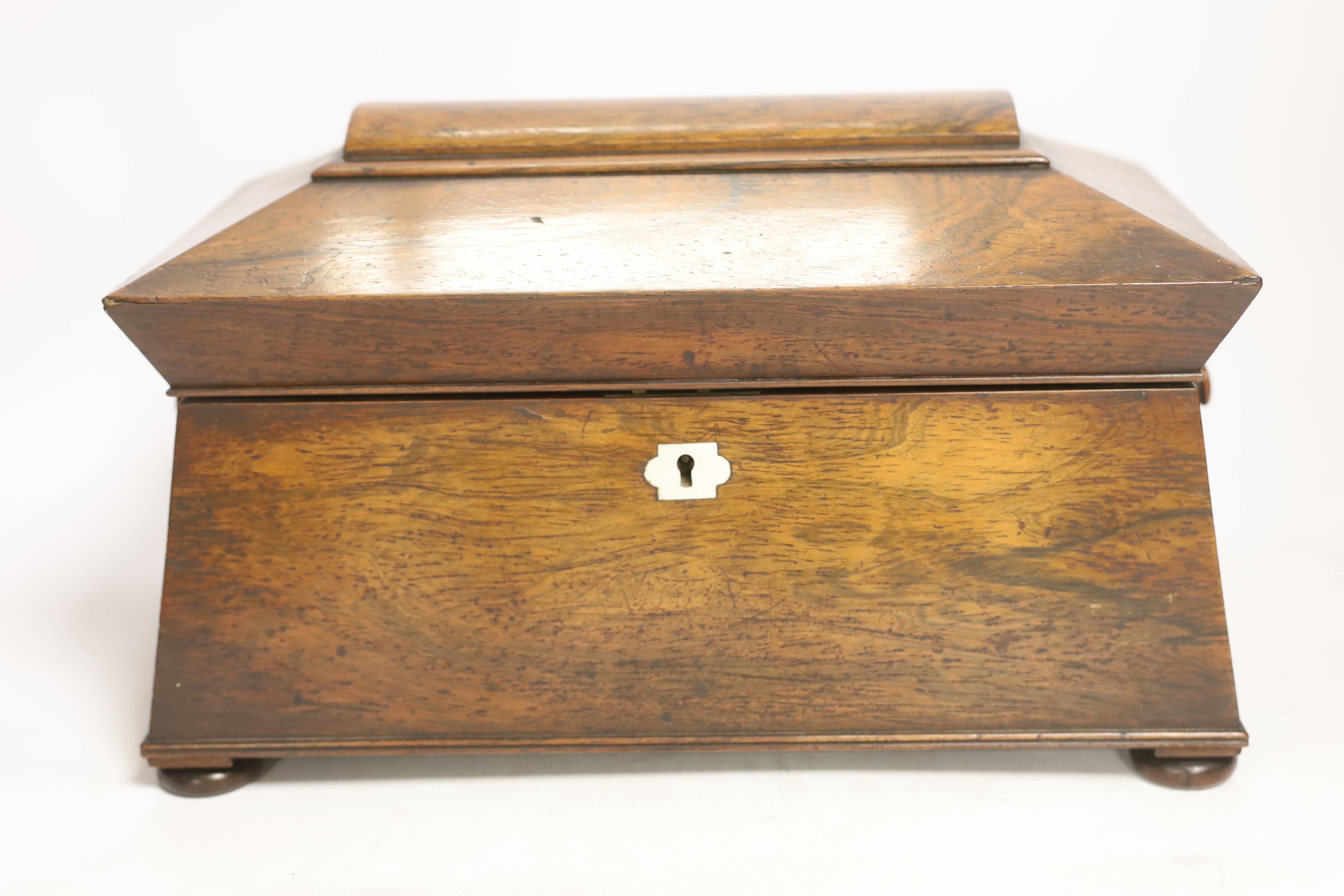 A Victorian rosewood sarcophagus shaped tea caddy with mother of pearl escutcheon, 33.5cm wide - Image 4 of 5