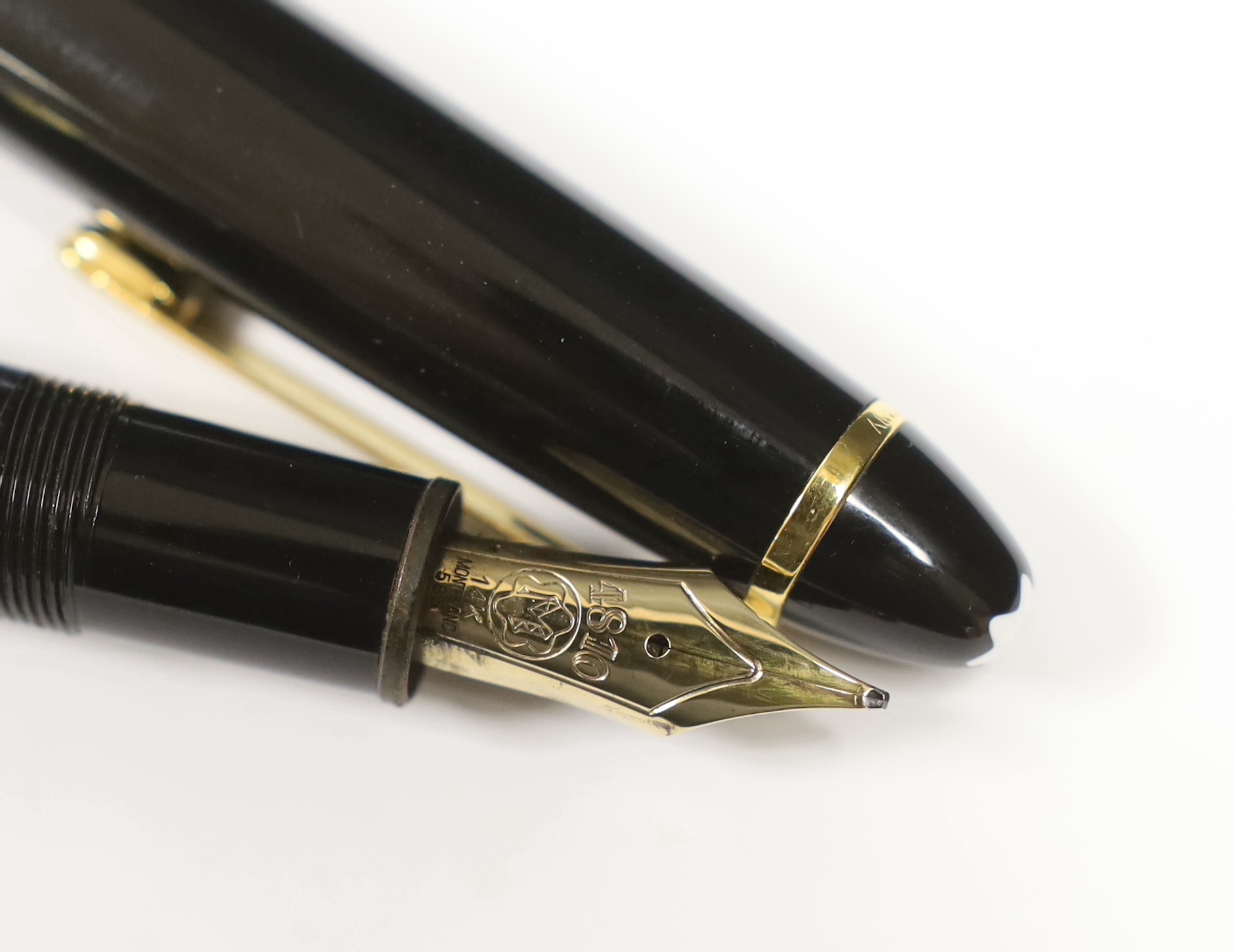 A cased Montblanc Meisterstuck fountain pen (no.146) - Image 2 of 3