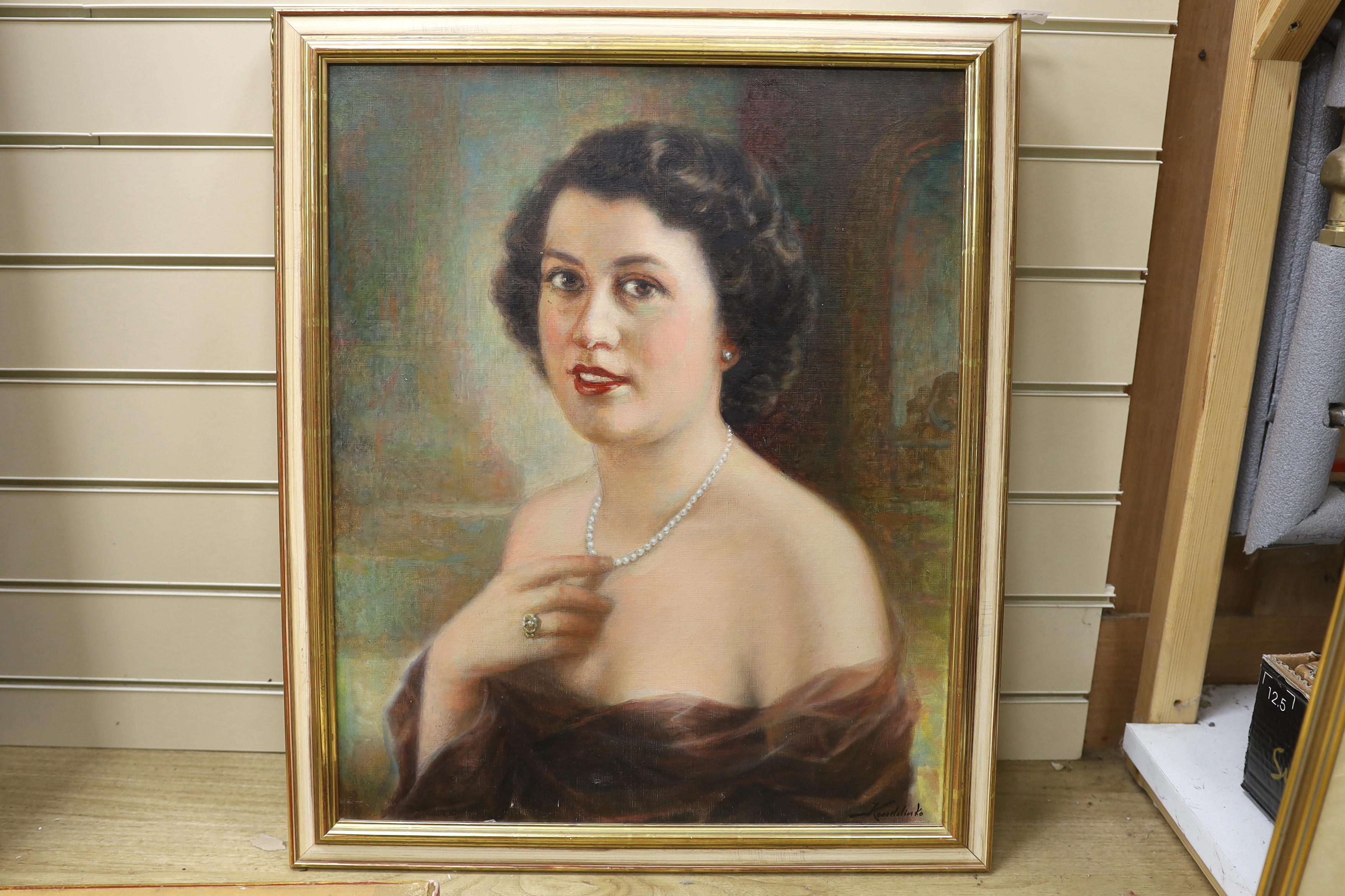 Kondelinko, oil on canvas, Portrait of a lady wearing a pearl necklace, signed, 59 x 48cm - Image 2 of 3