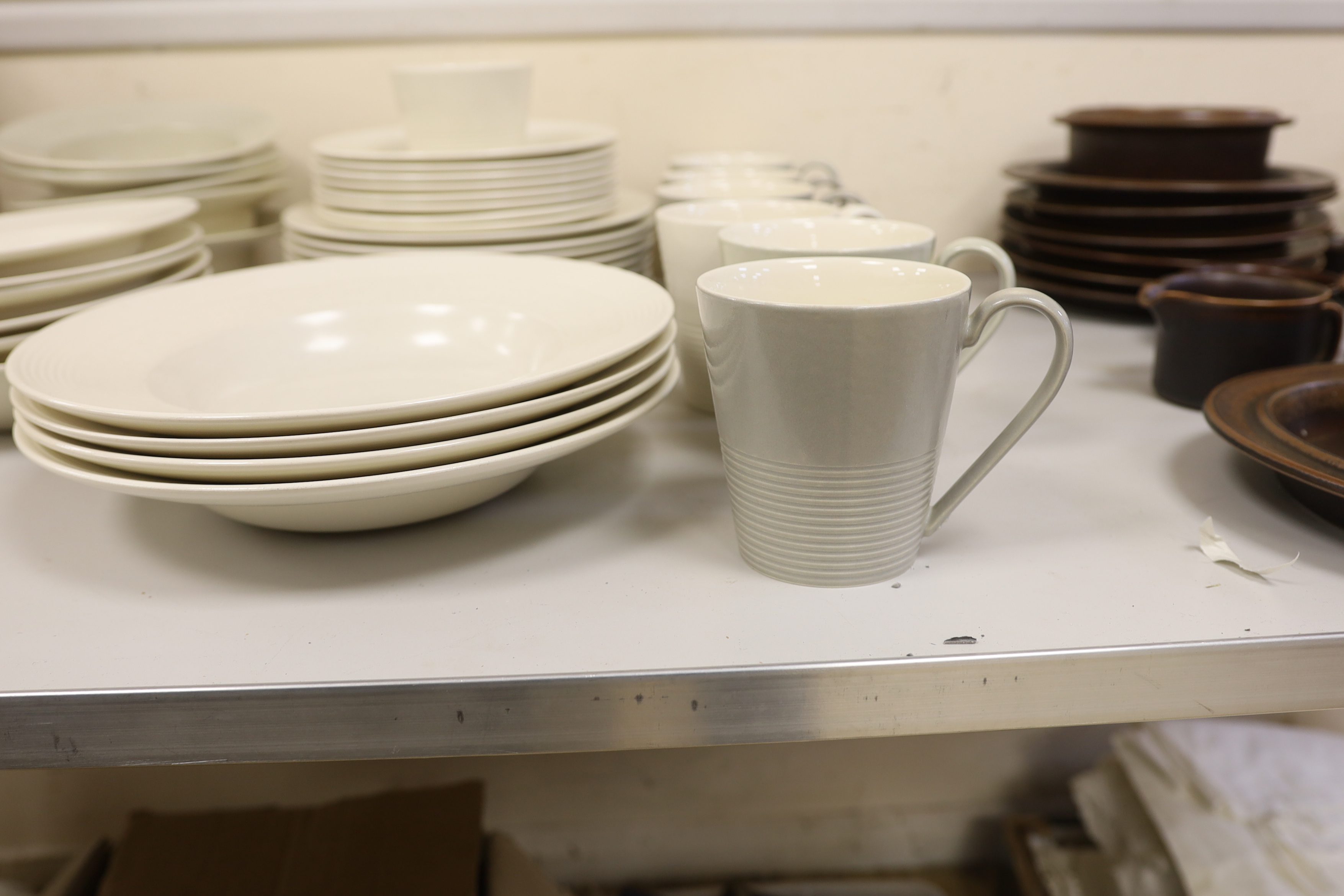 Paul Costelloe for Wedgwood, a part dinner set including six mugs, six bowls and eight dinner - Image 2 of 6