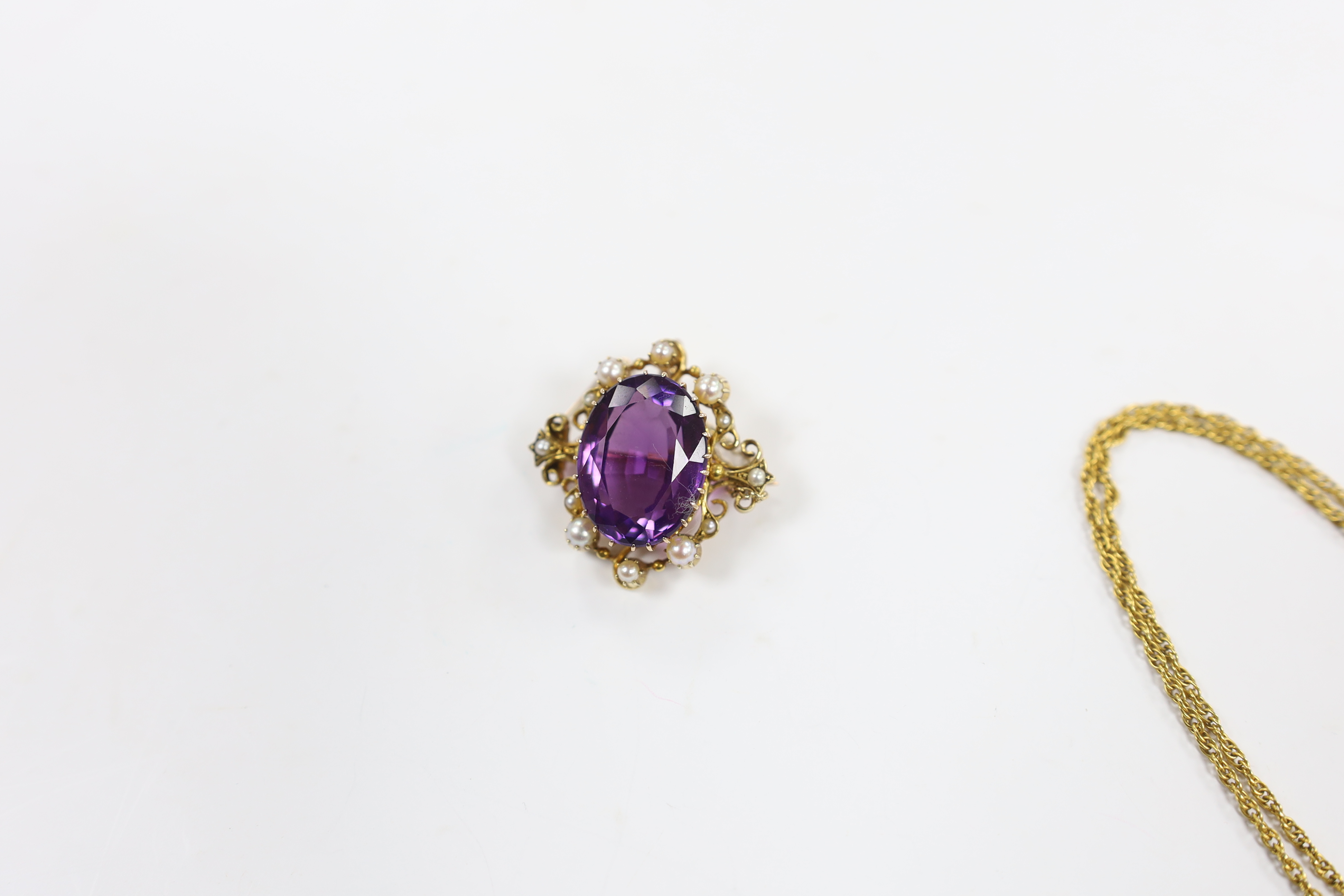 A 1960's 9ct gold, amethyst, seed pearl and diamond chip set drop pendant, 35mm, on a 9ct gold - Bild 3 aus 4