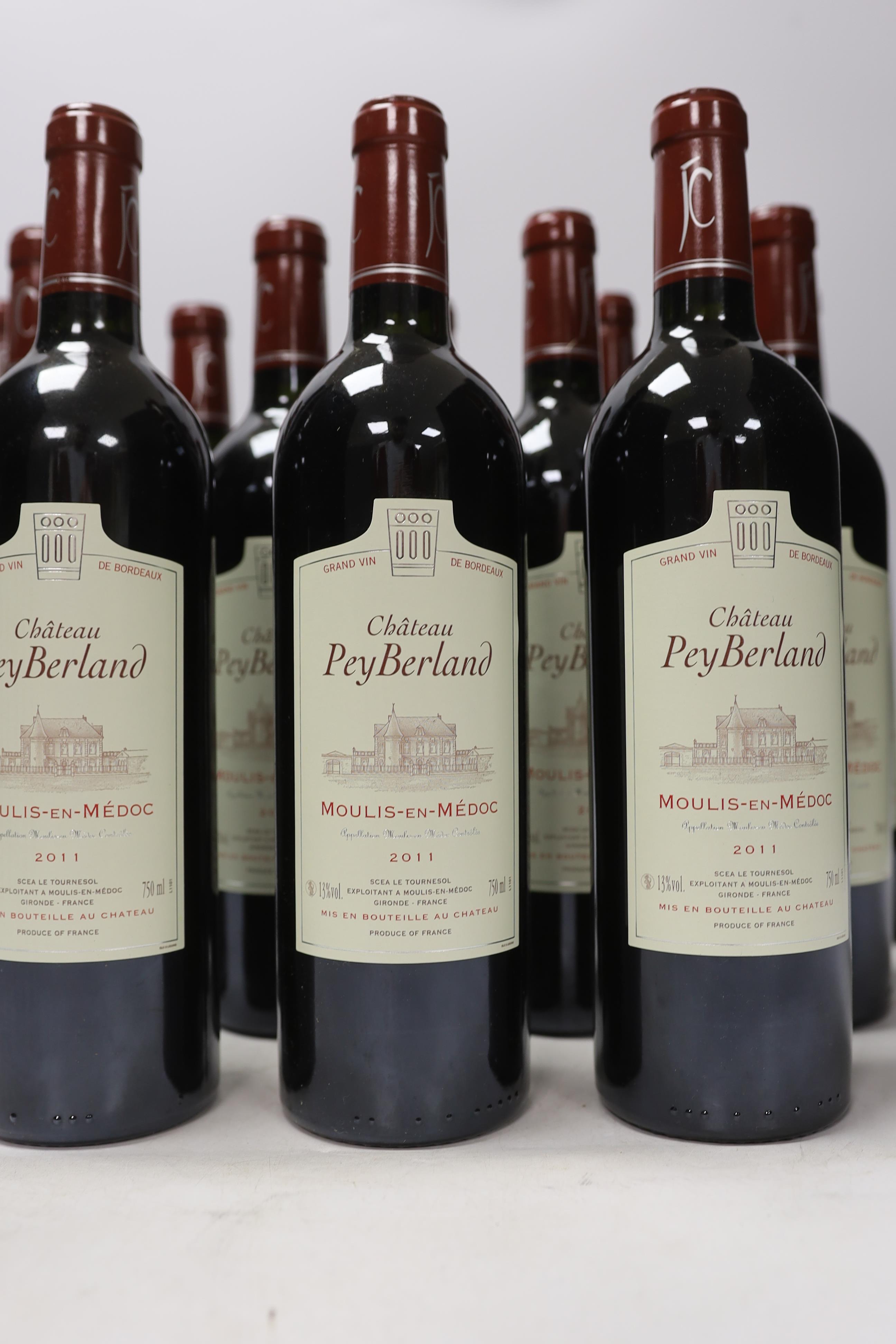 Twelve bottles of Chateau Peyberland Moulis 2011 - Bild 2 aus 3