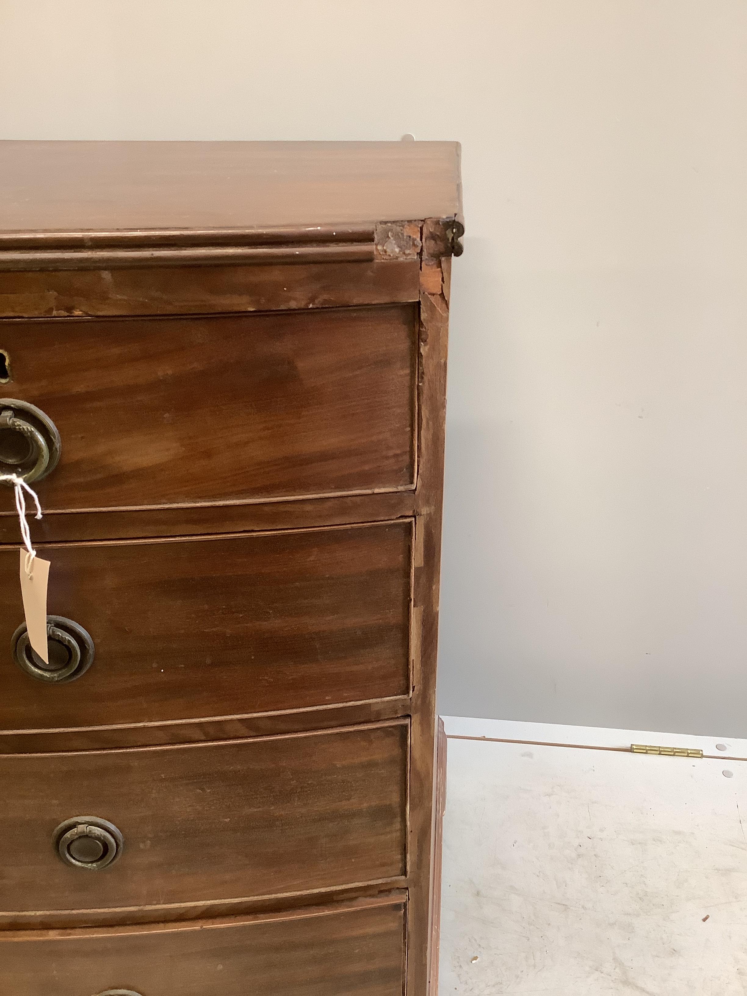 A Regency mahogany bowfront chest, width 106cm, depth 57cm, height 90cm - Bild 2 aus 3