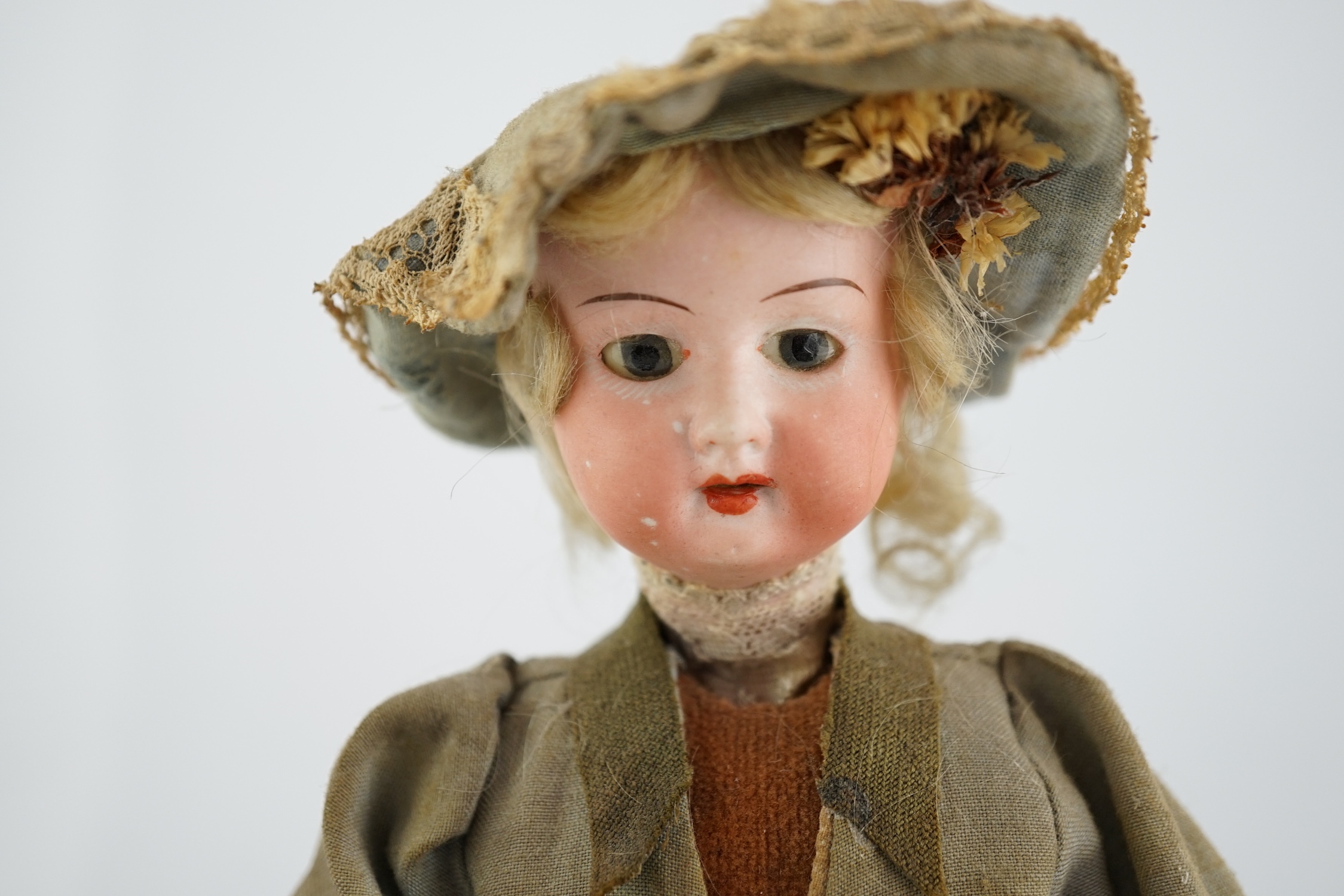 A German automaton of a flower seller, 39cm high - Image 2 of 6