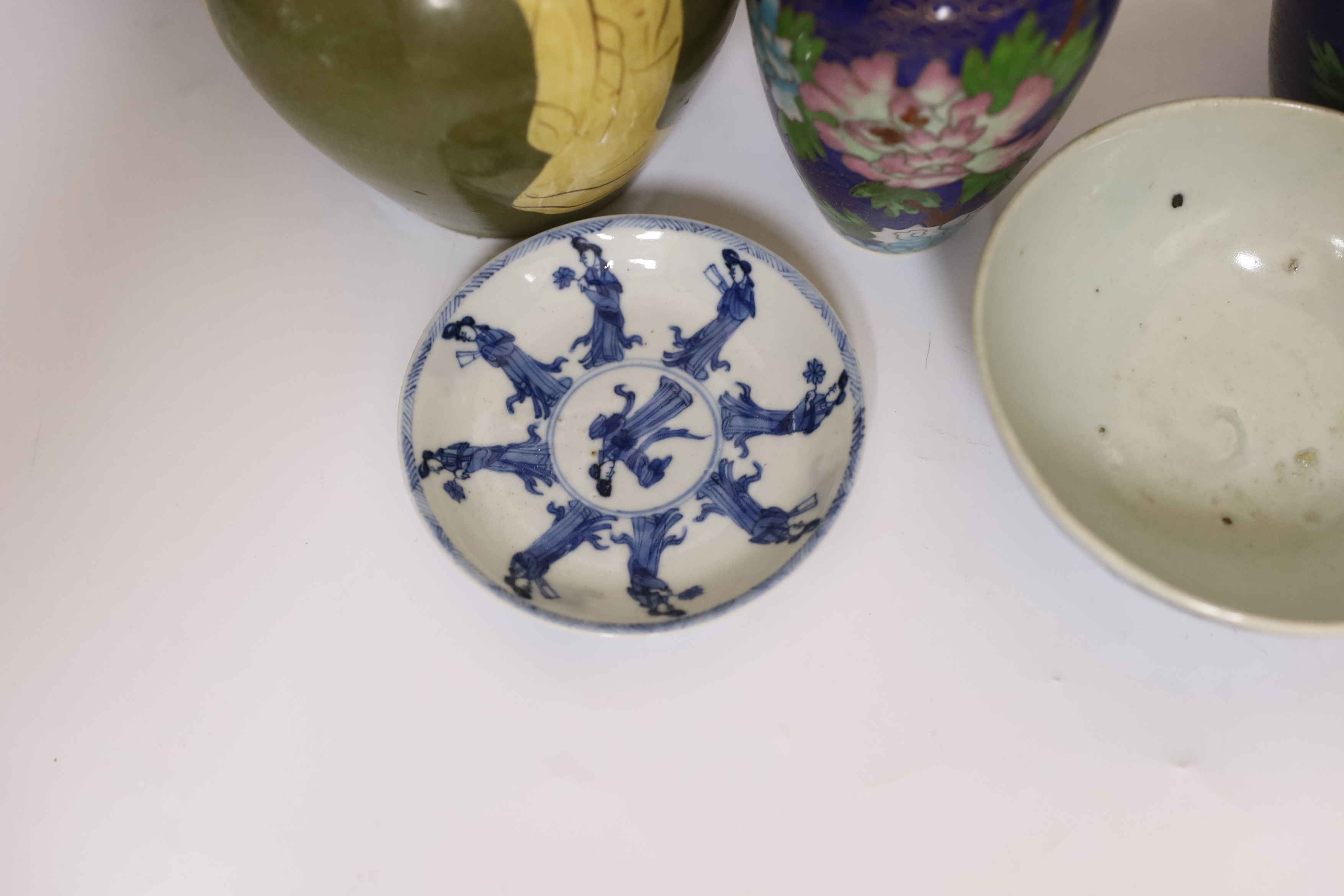 Mixed Chinese and Japanese ceramics including pair of cloisonné vases, a blue and white dish and a - Image 4 of 6