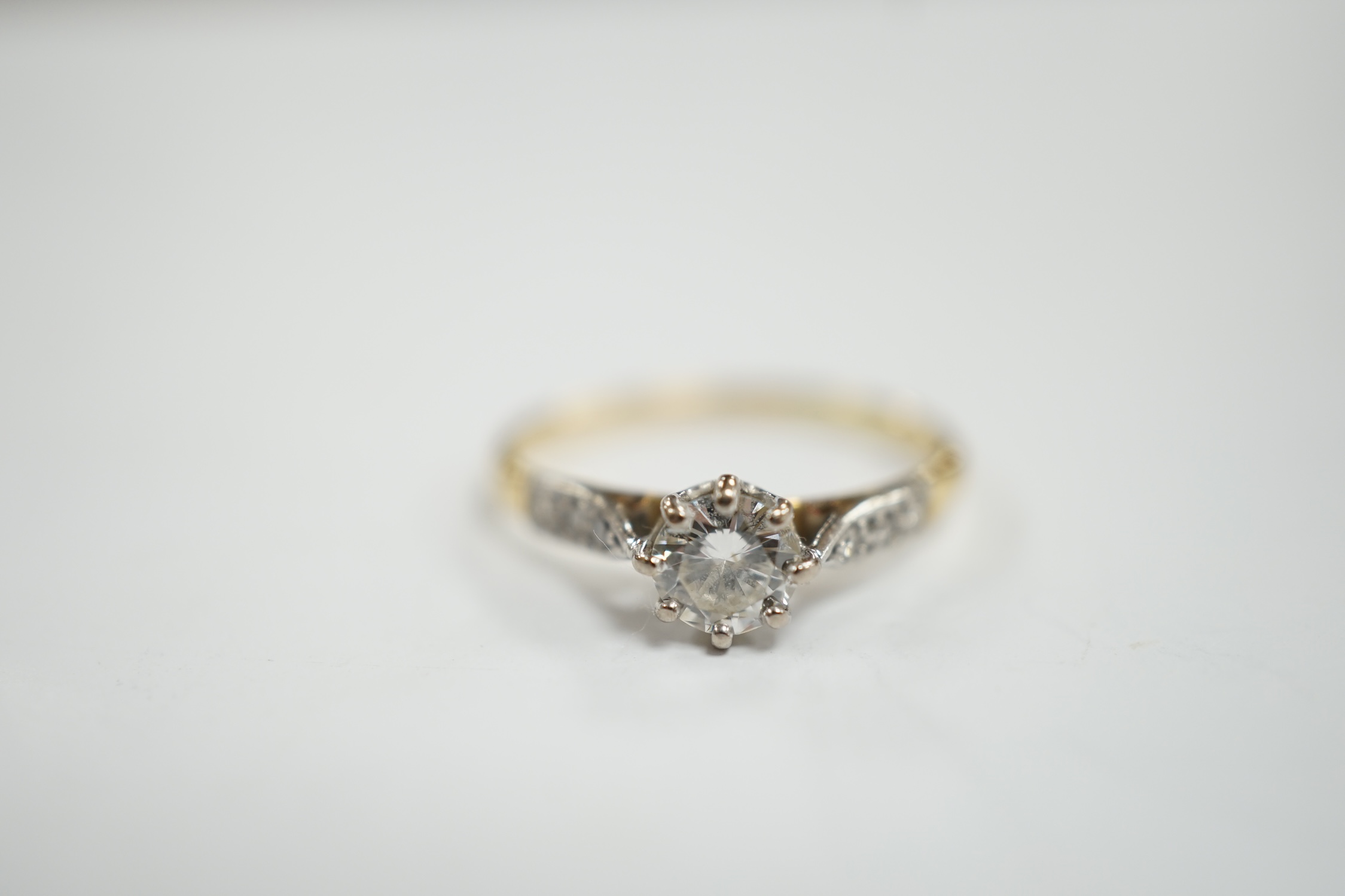 An 18ct and single stone diamond set ring, with diamond chip set shoulders, size M, gross weight 1.9 - Image 2 of 6