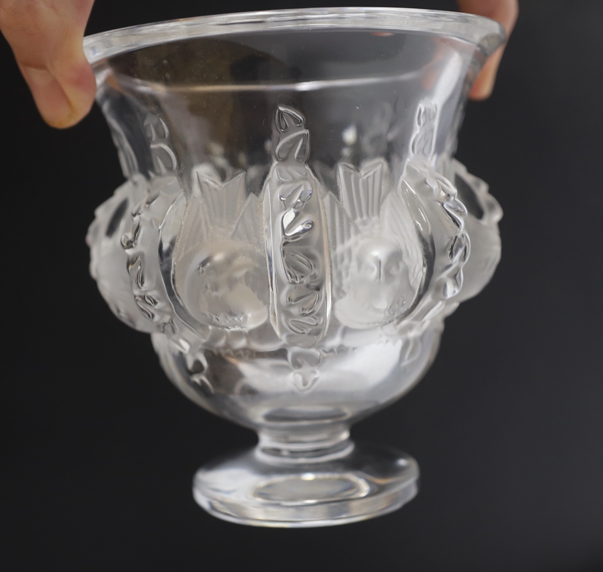 A later 20th century Lalique glass pedestal vase decorated in the Dampierre pattern, engraved - Image 3 of 4