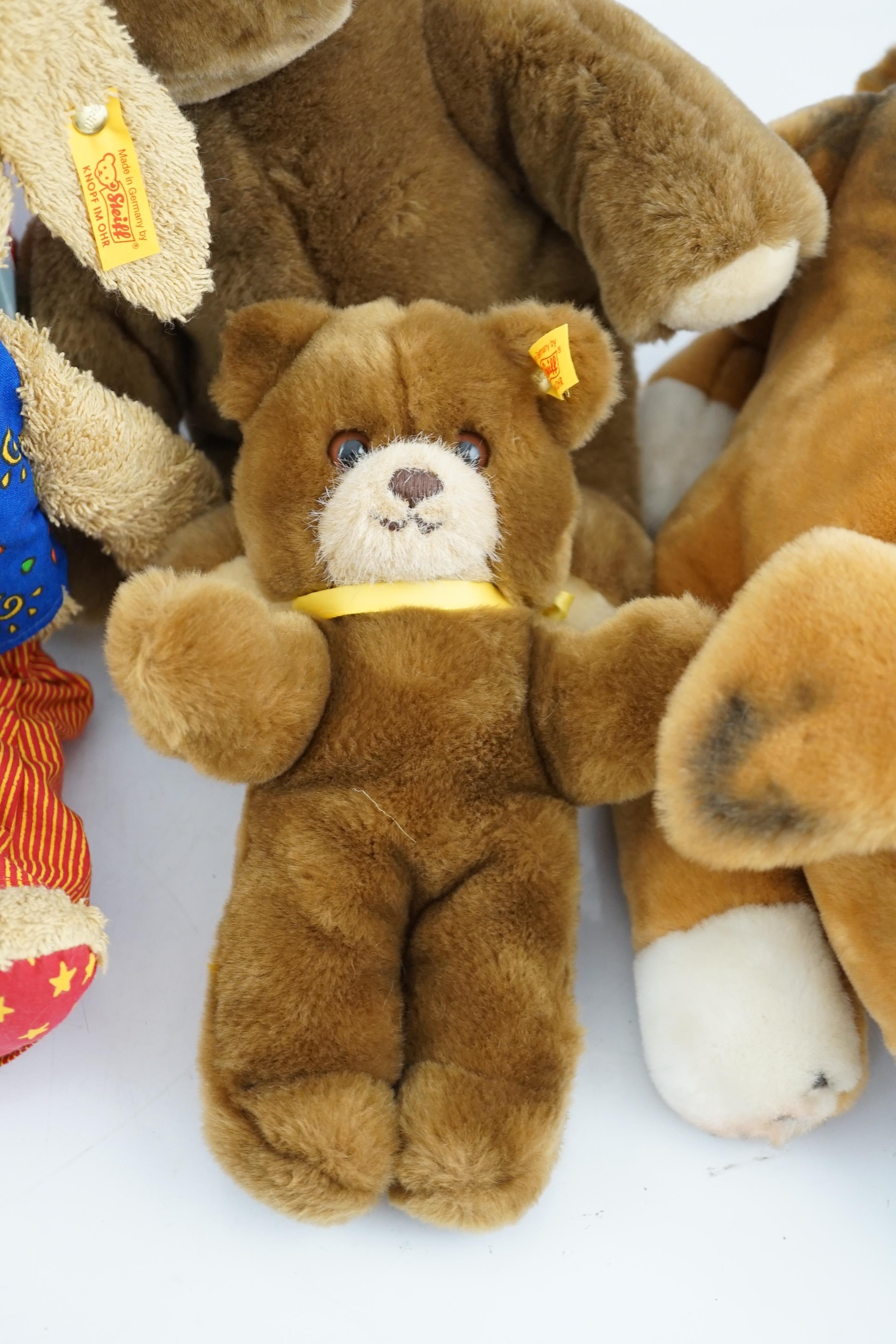 Four Steiff toys including Boxer dog and Rupert Bear - Bild 4 aus 14