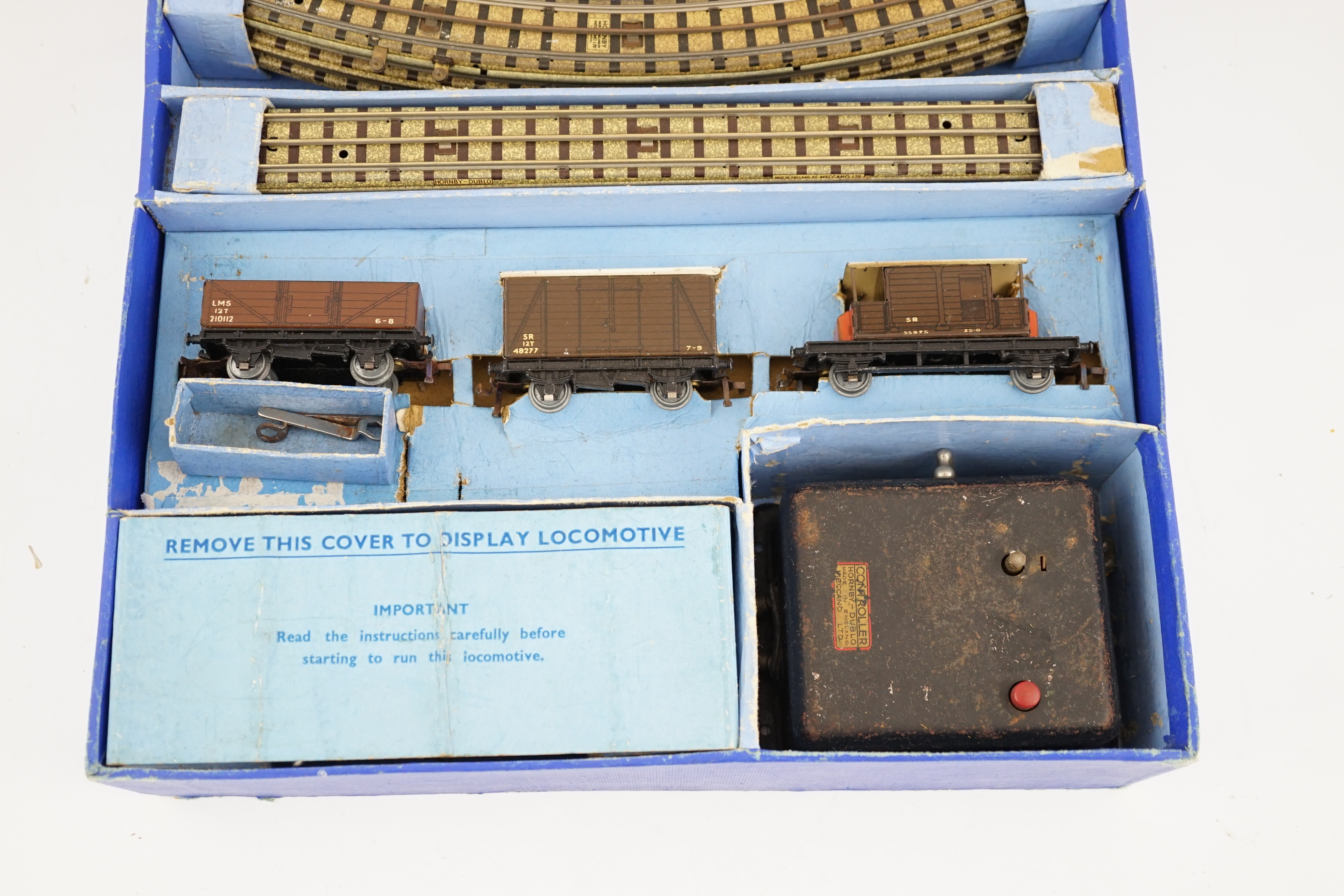 A boxed Hornby Dublo EDG7 Southern Railway Tank Goods Set, comprising of an SR Class N2 0-6-2T - Bild 4 aus 10