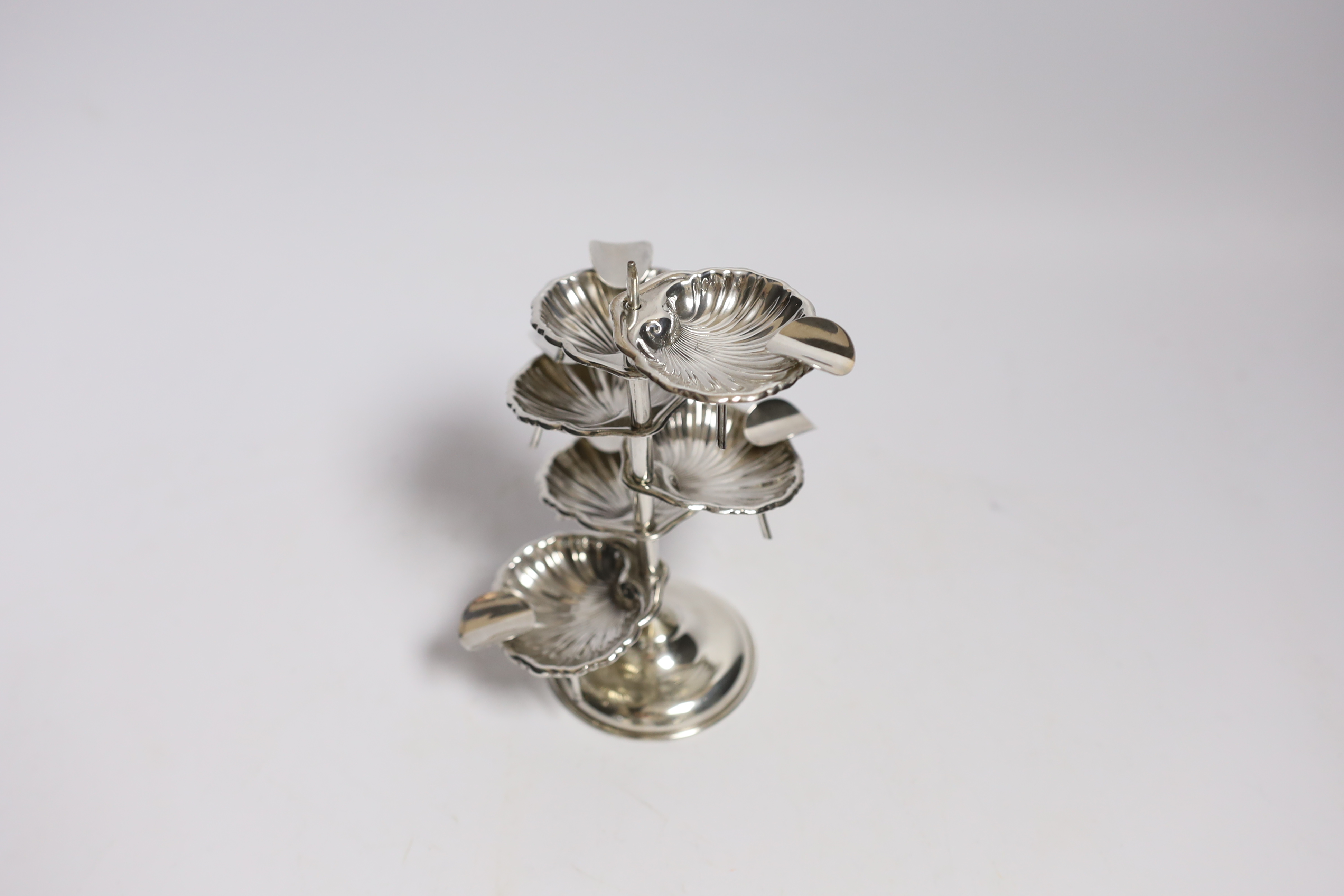 A Mexican 925 sterling ashtray stand, with six detachable shell shaped 925 sterling ashtrays, - Image 3 of 3